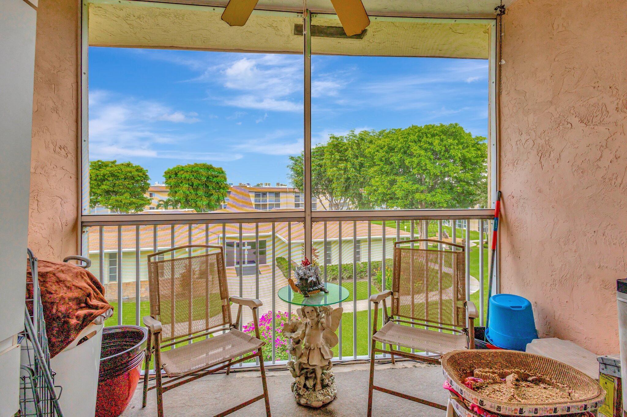 VILLAGE GREEN KENSINGTON CONDO - Residential