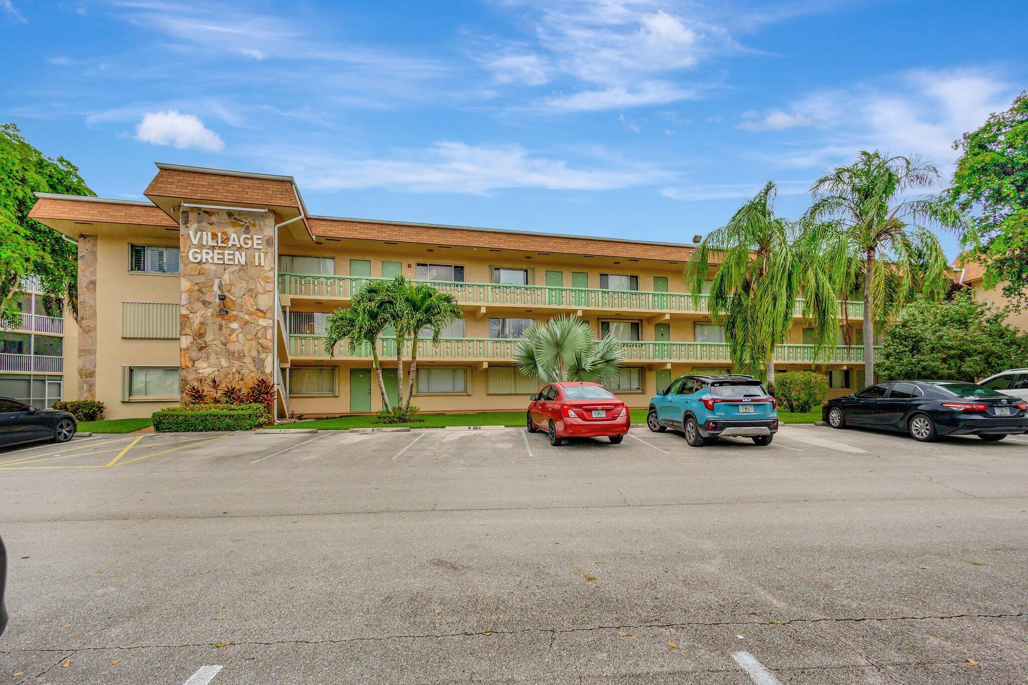 VILLAGE GREEN KENSINGTON CONDO - Residential