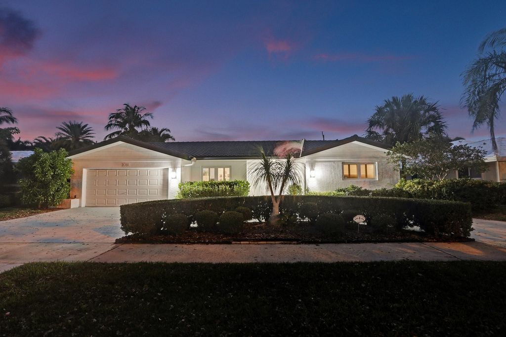 Photo of 2051 NE 59th Court, Fort Lauderdale, FL 33308 (MLS # B26030567)
