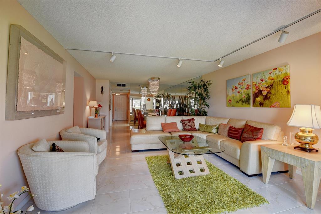 HUNTINGTON LAKES SEC TWO CONDOS - Residential