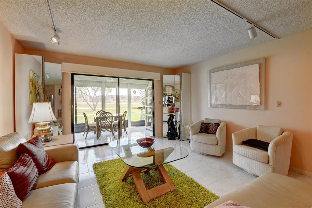 HUNTINGTON LAKES SEC TWO CONDOS - Residential