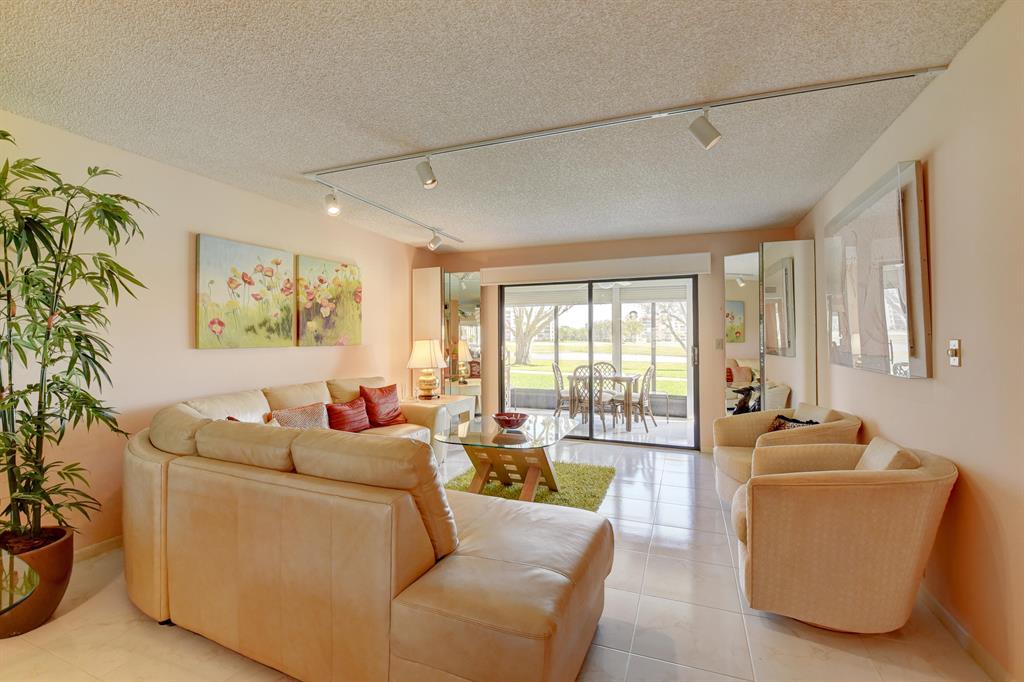 HUNTINGTON LAKES SEC TWO CONDOS - Residential