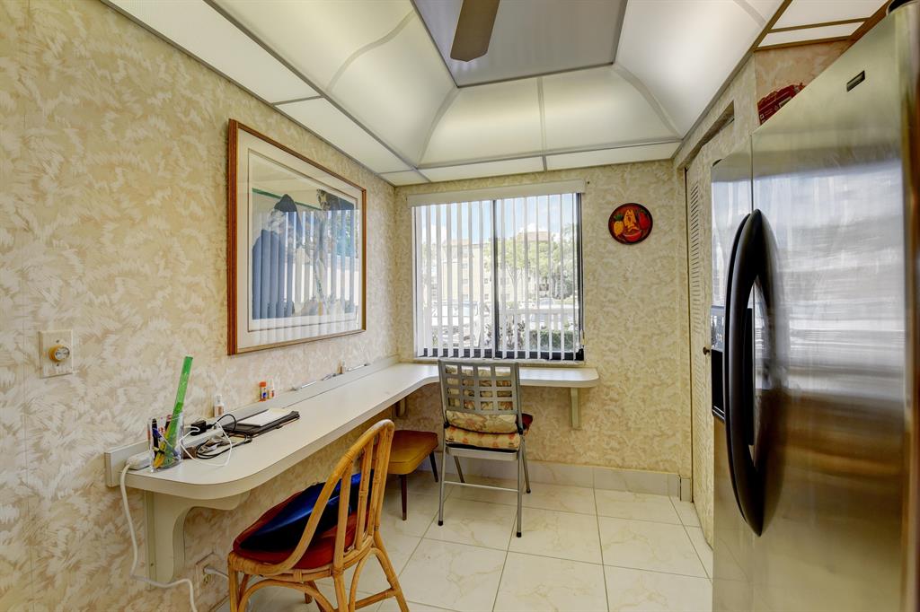 HUNTINGTON LAKES SEC TWO CONDOS - Residential