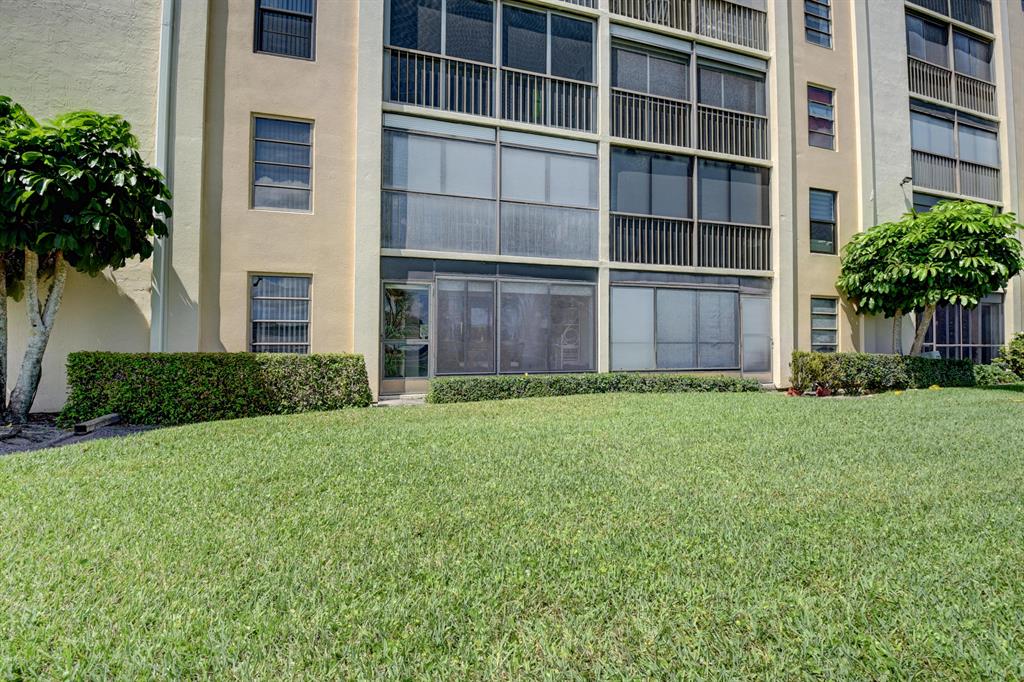 HUNTINGTON LAKES SEC TWO CONDOS - Residential