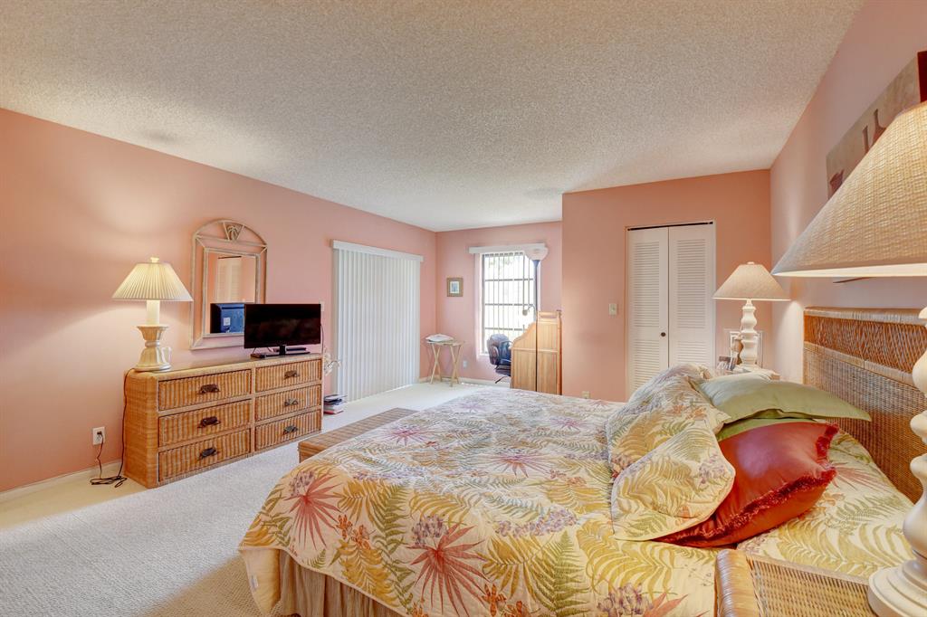 HUNTINGTON LAKES SEC TWO CONDOS - Residential