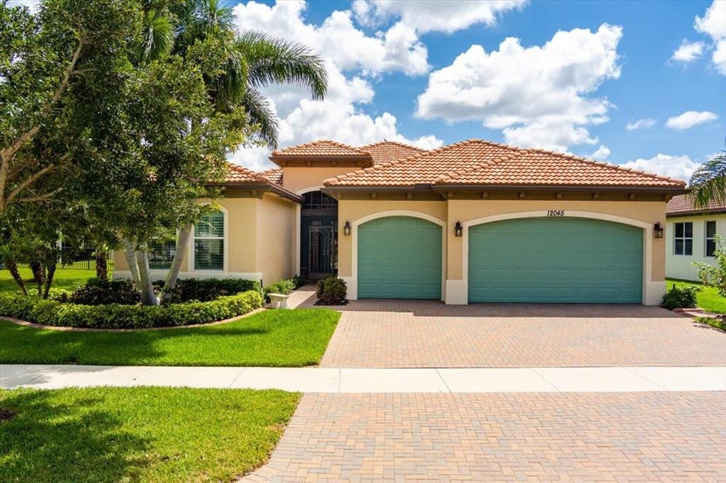 Photo of 12045 SW Bennington Circle, Port St Lucie, FL 34987 (MLS # R10891481)