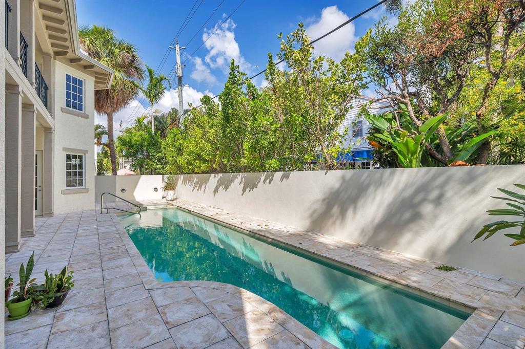 CARLBERG COURT - Residential