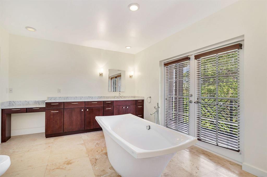 CARLBERG COURT - Residential