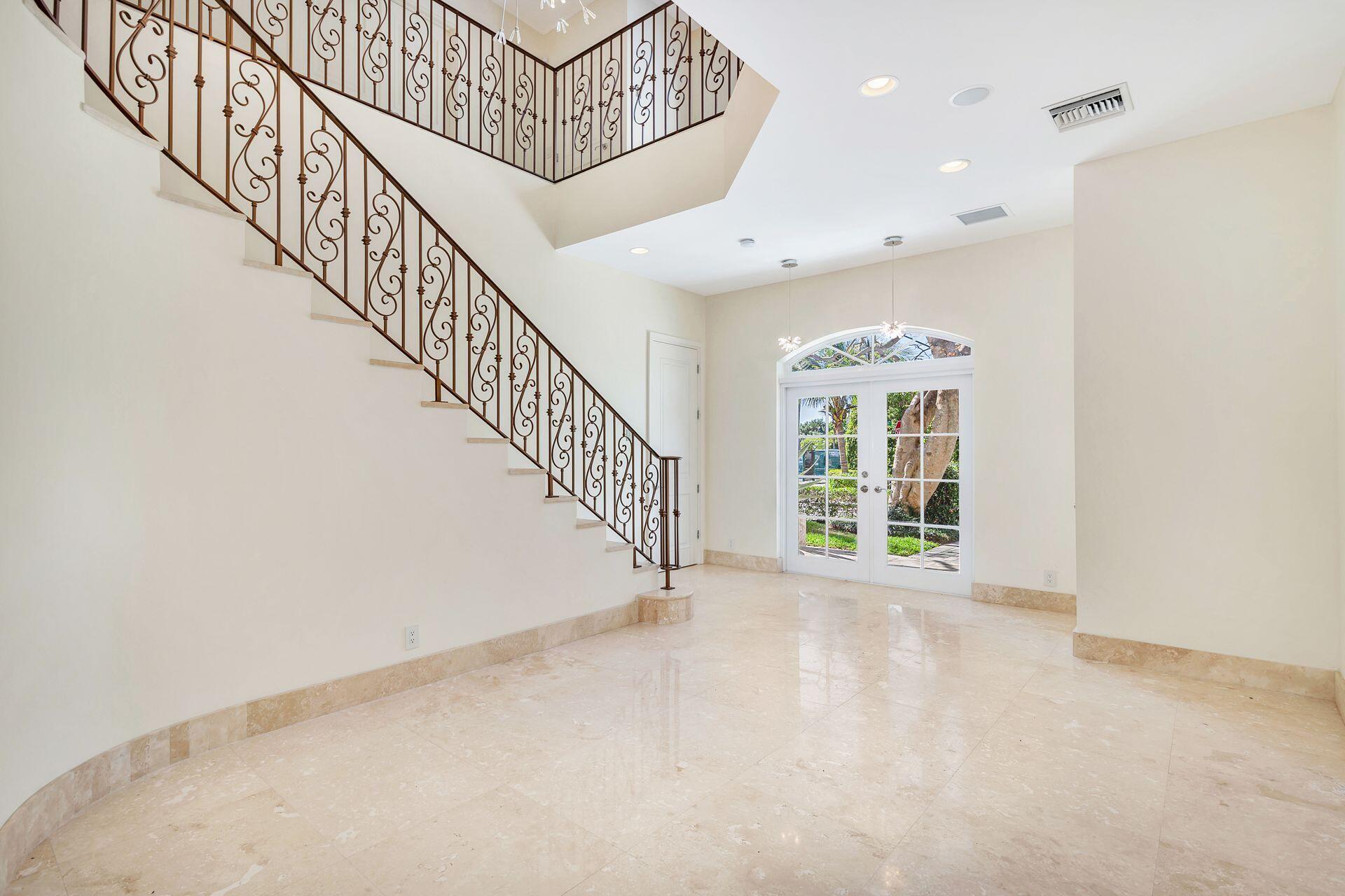 CARLBERG COURT - Residential