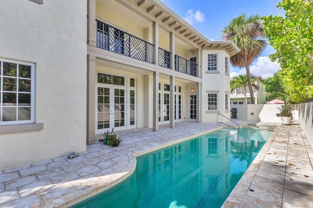 CARLBERG COURT - Residential