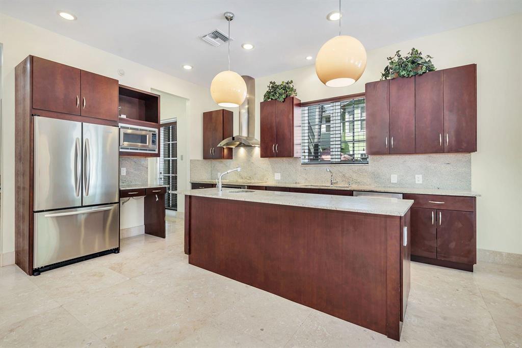 CARLBERG COURT - Residential