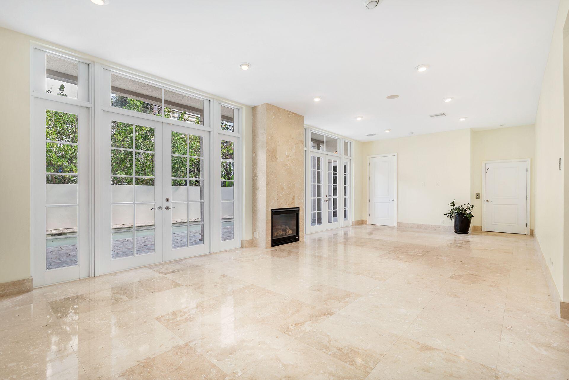 CARLBERG COURT - Residential