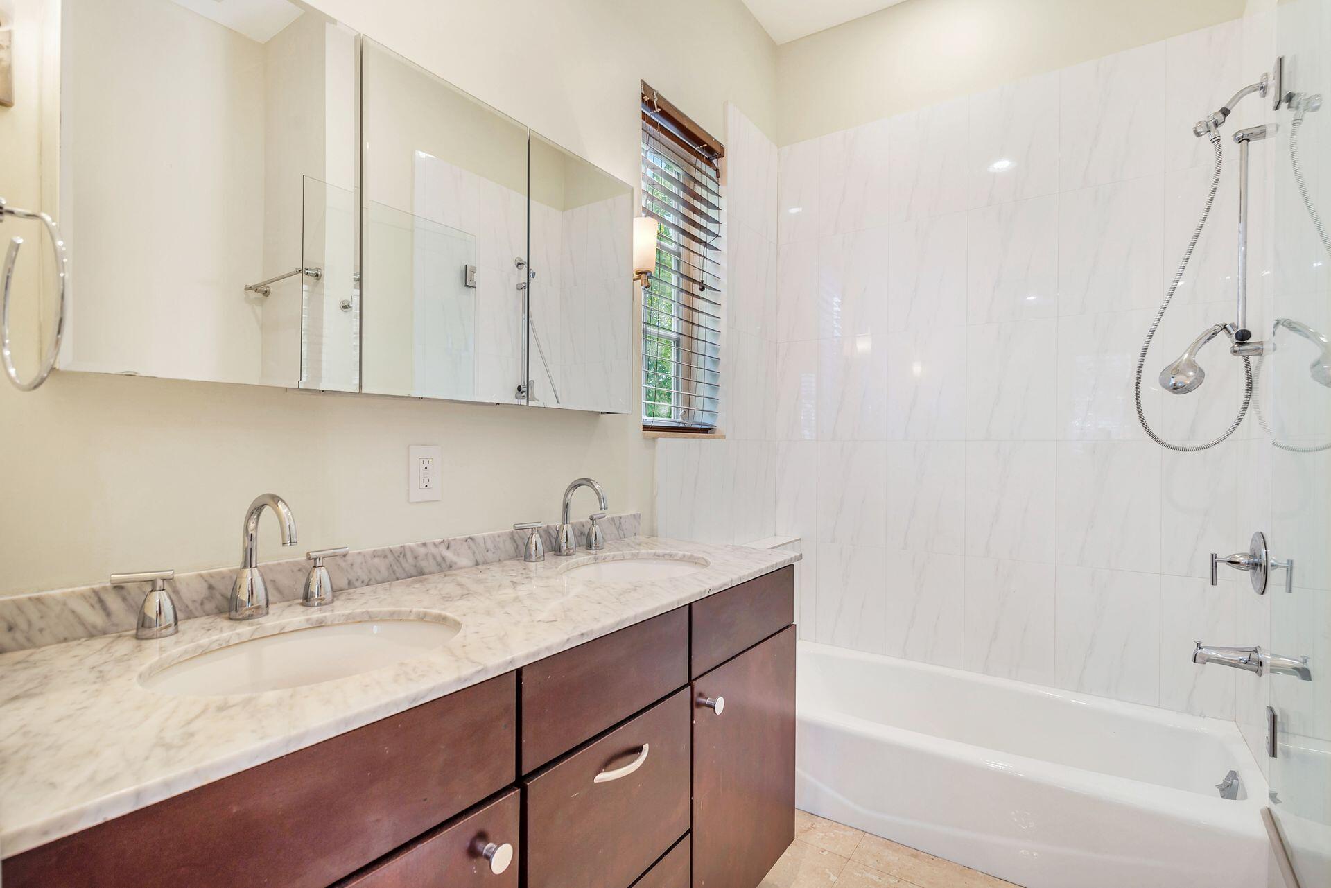 CARLBERG COURT - Residential