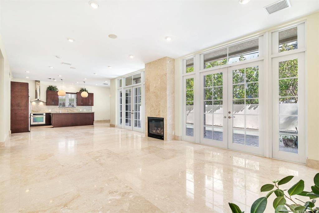 CARLBERG COURT - Residential