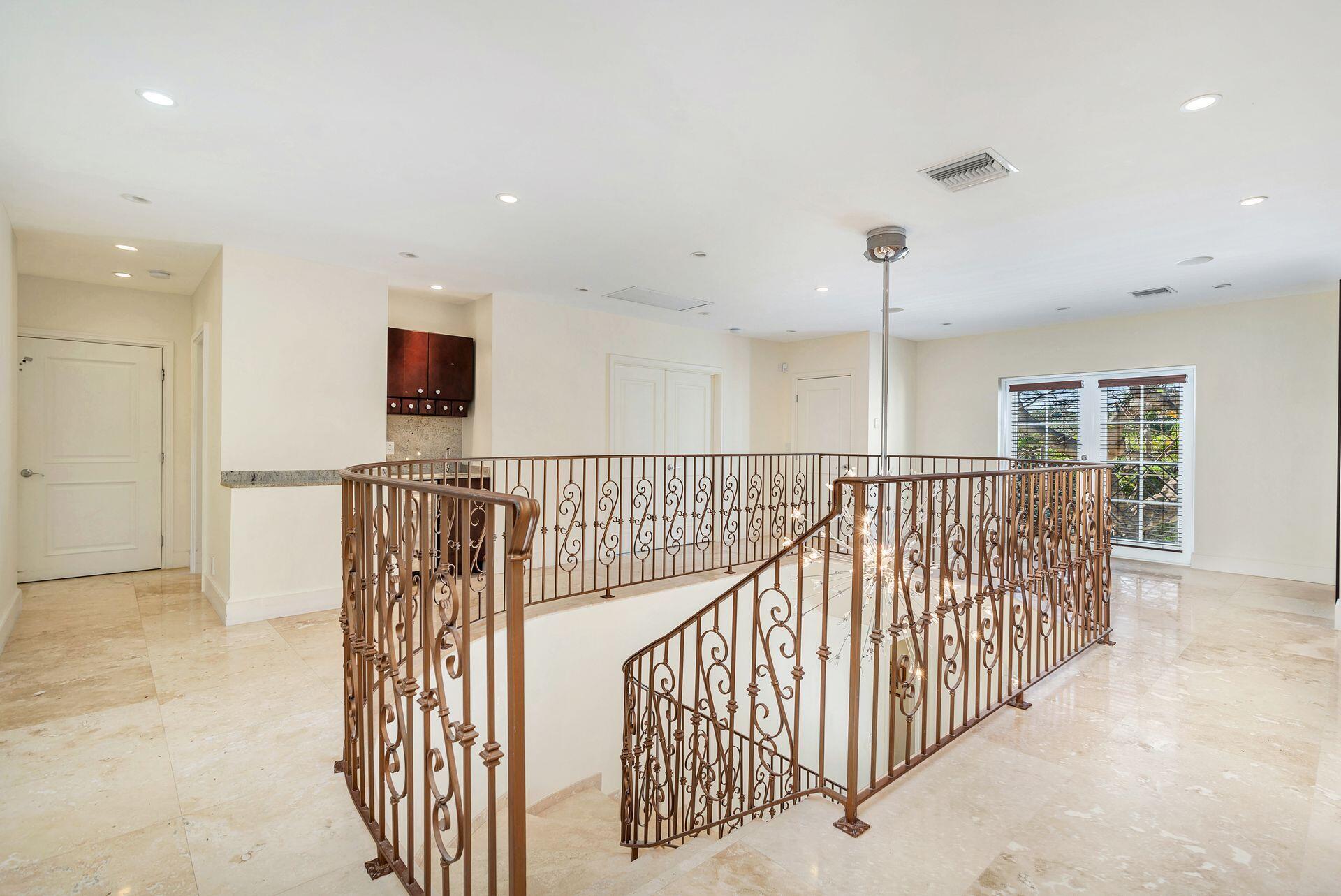 CARLBERG COURT - Residential