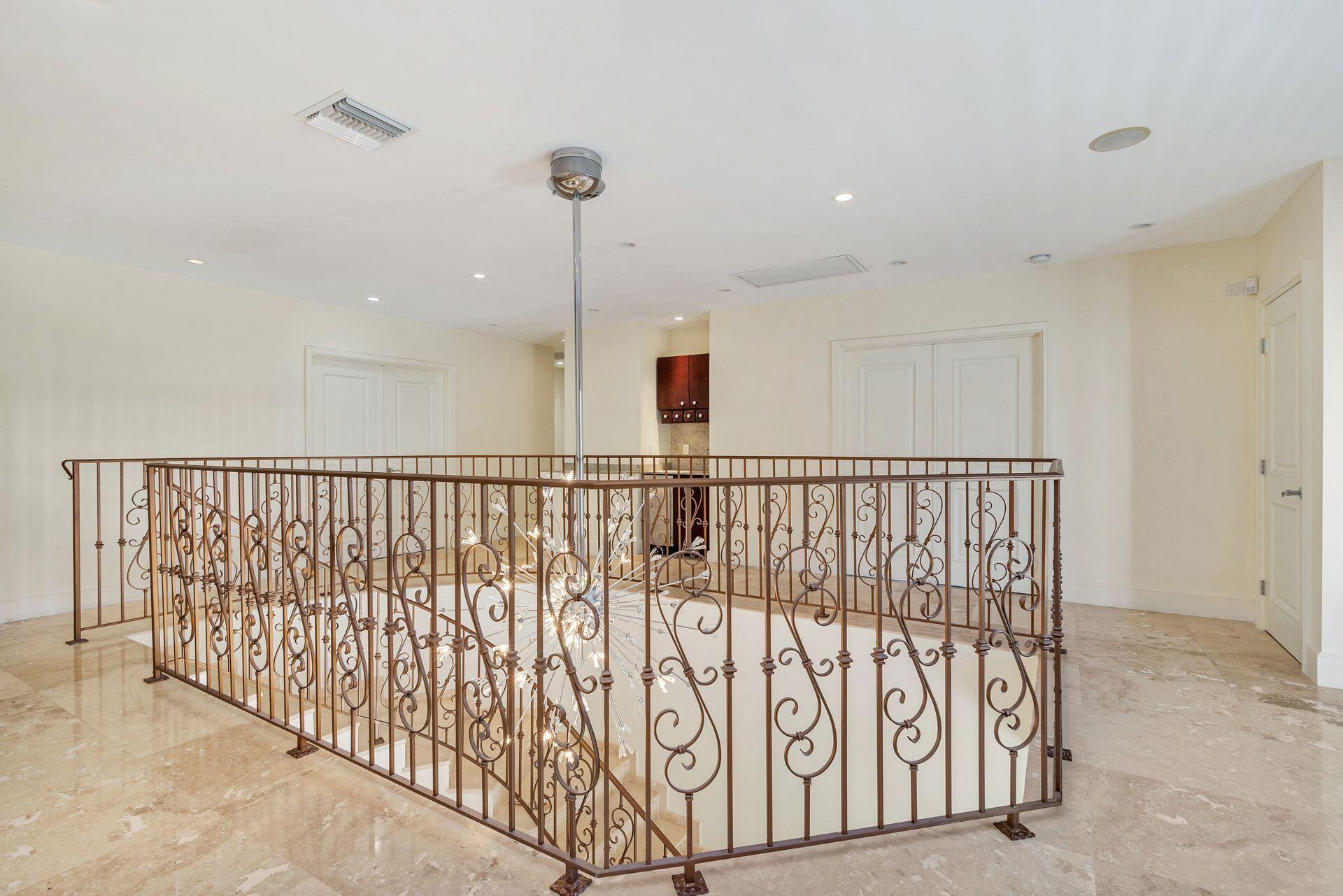 CARLBERG COURT - Residential