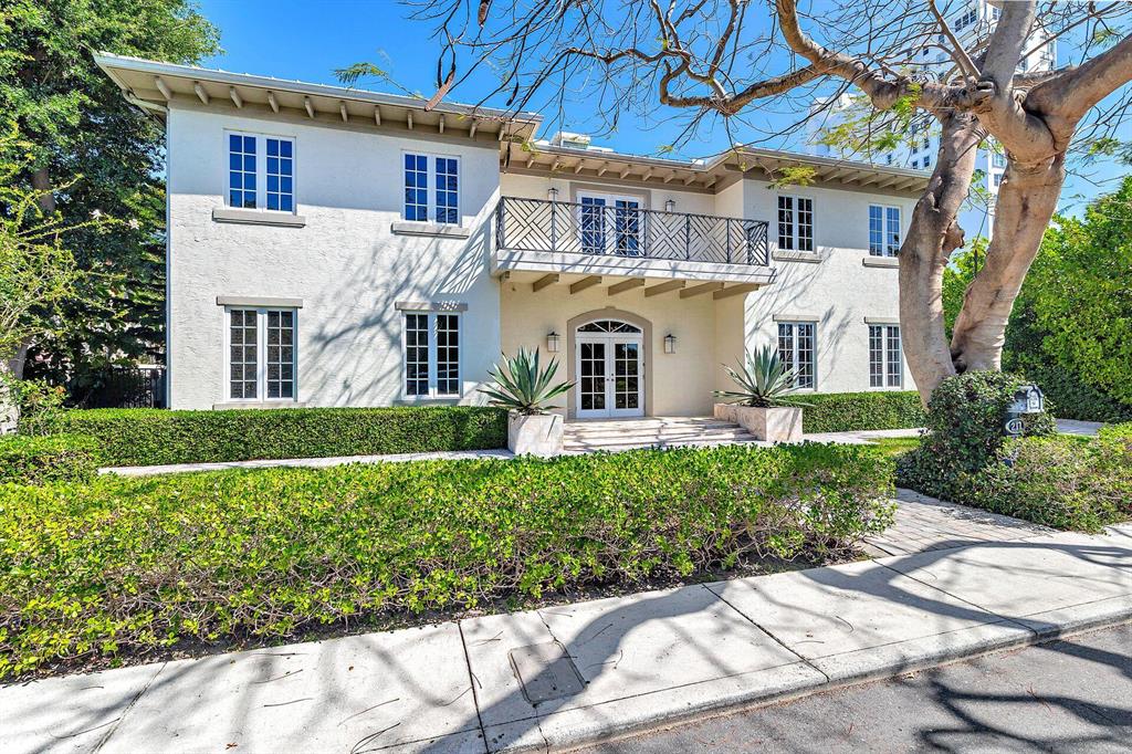 CARLBERG COURT - Residential