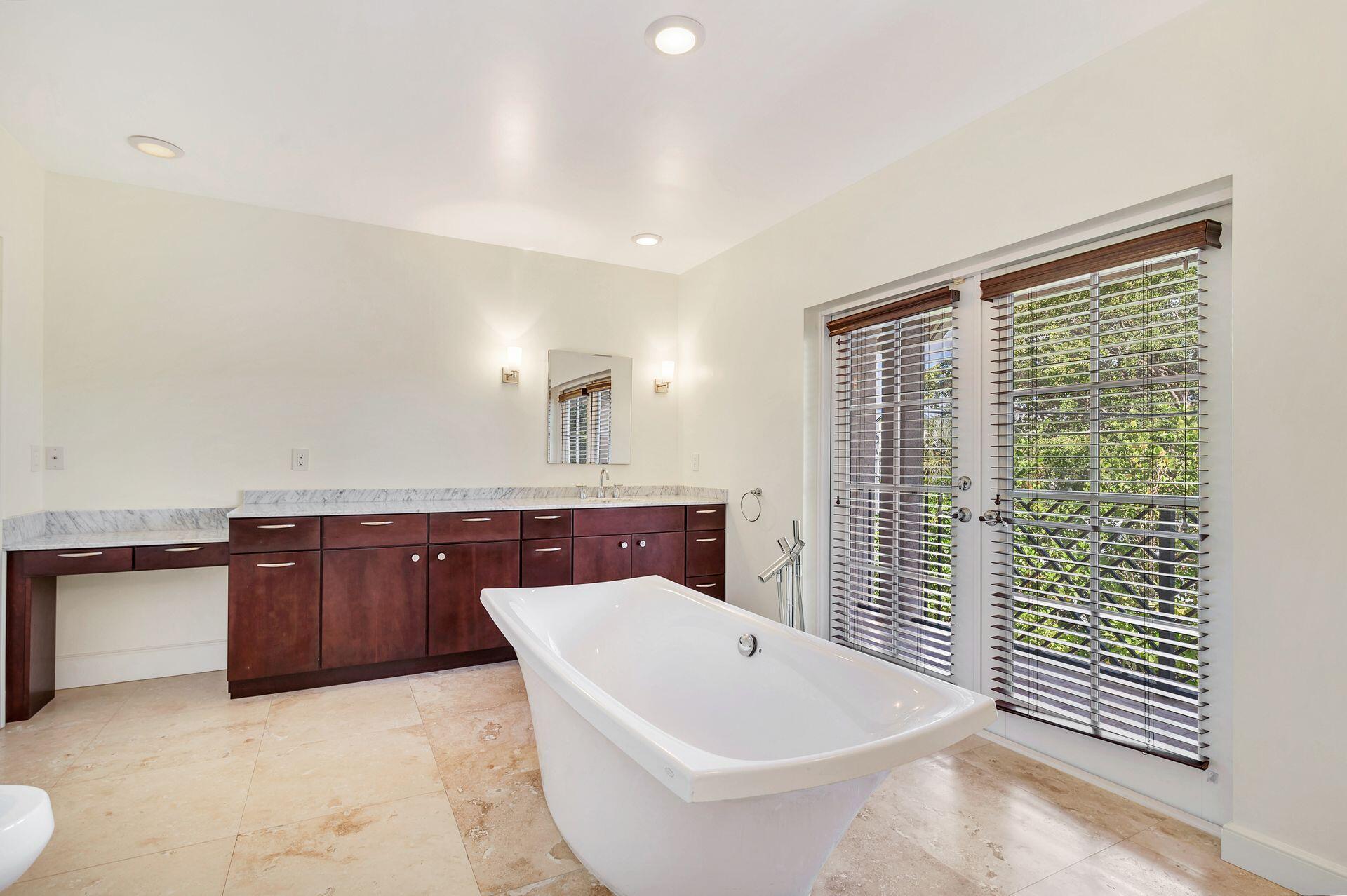 CARLBERG COURT - Residential