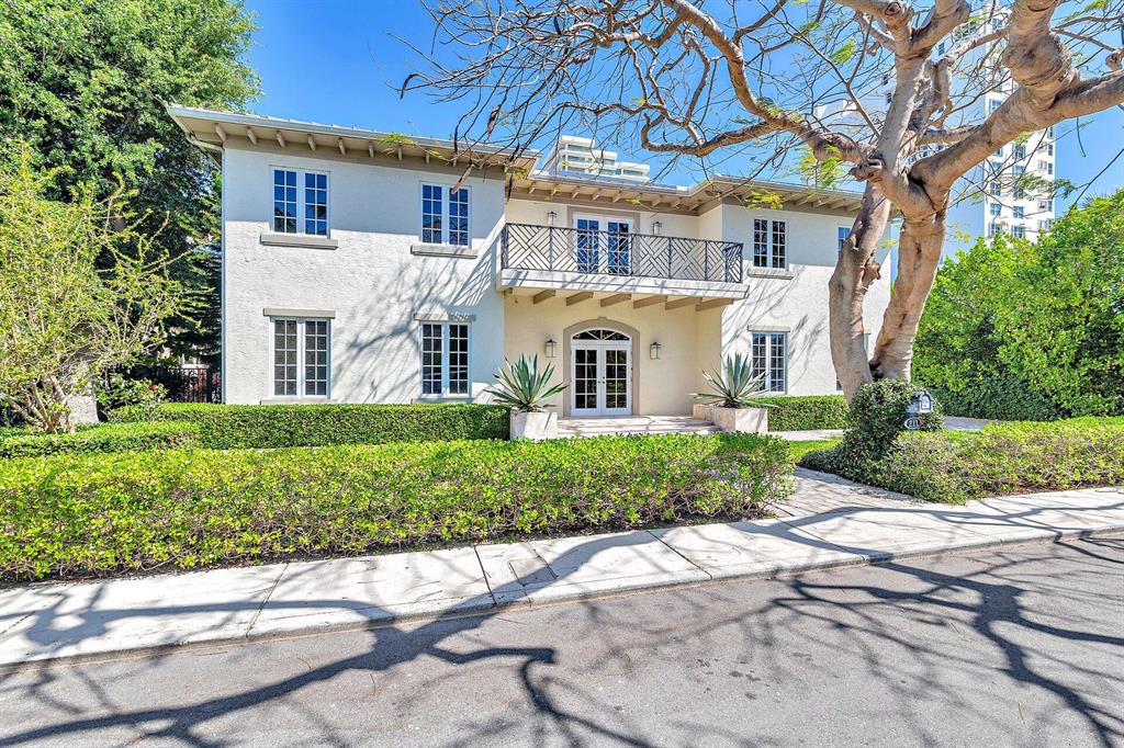 CARLBERG COURT - Residential