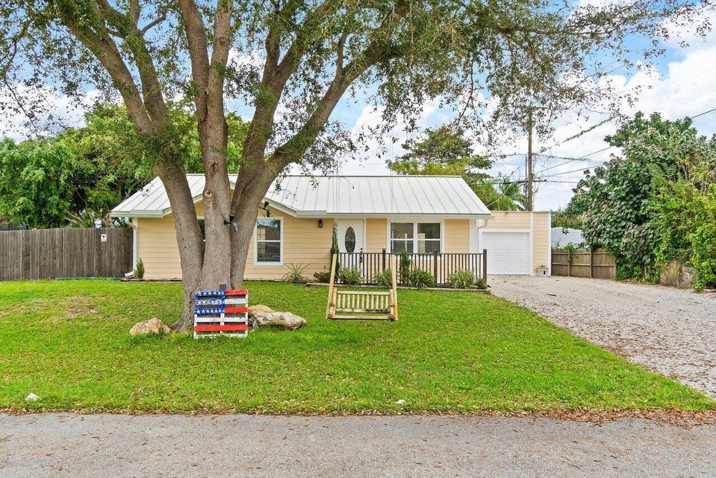 Photo of 4820 Banquet Way, Lake Worth, FL 33467 (MLS # R10946094)
