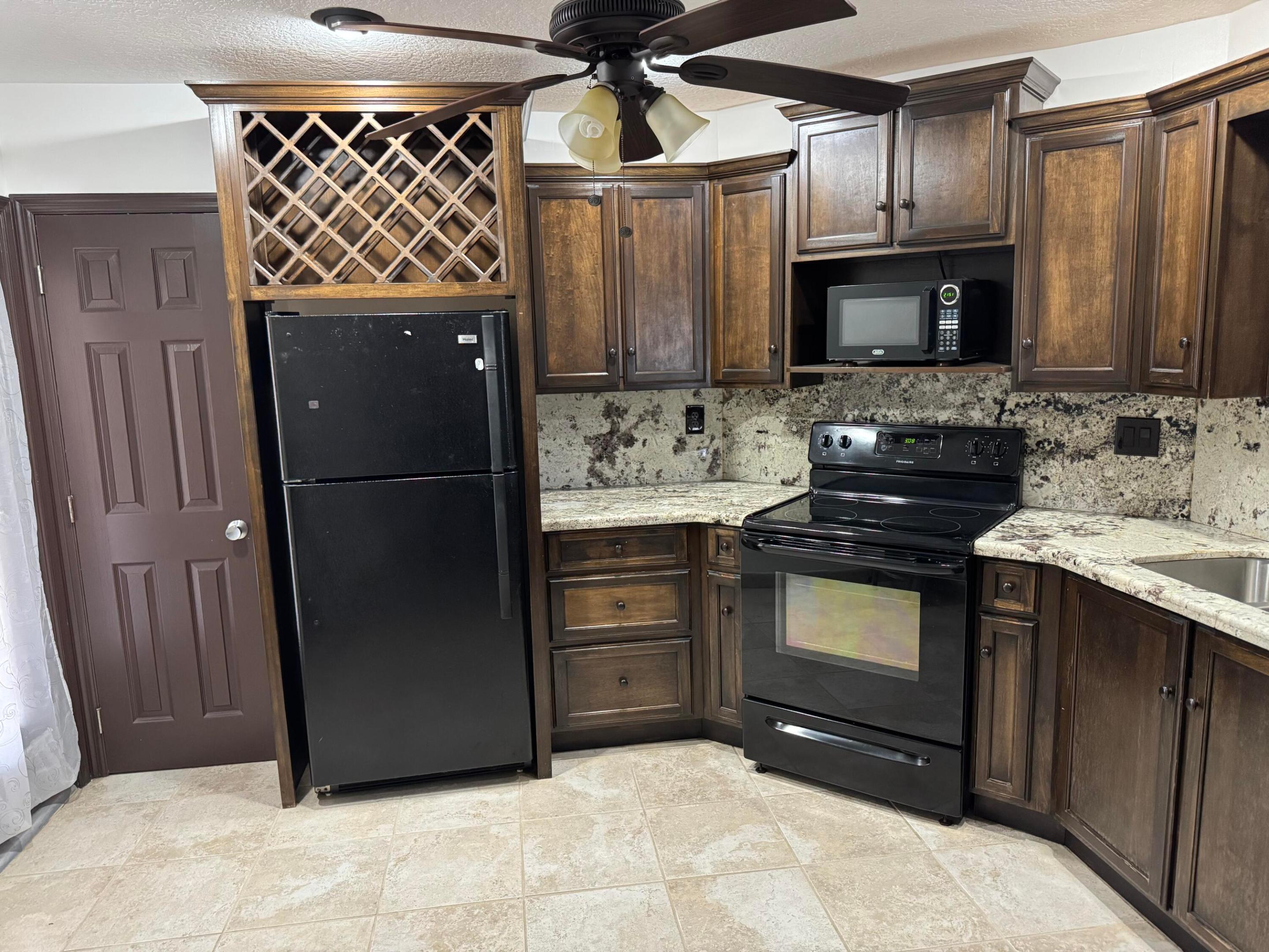 GREENWAY VILLAGE COND NORTH NO 2 DECL
IN - Residential