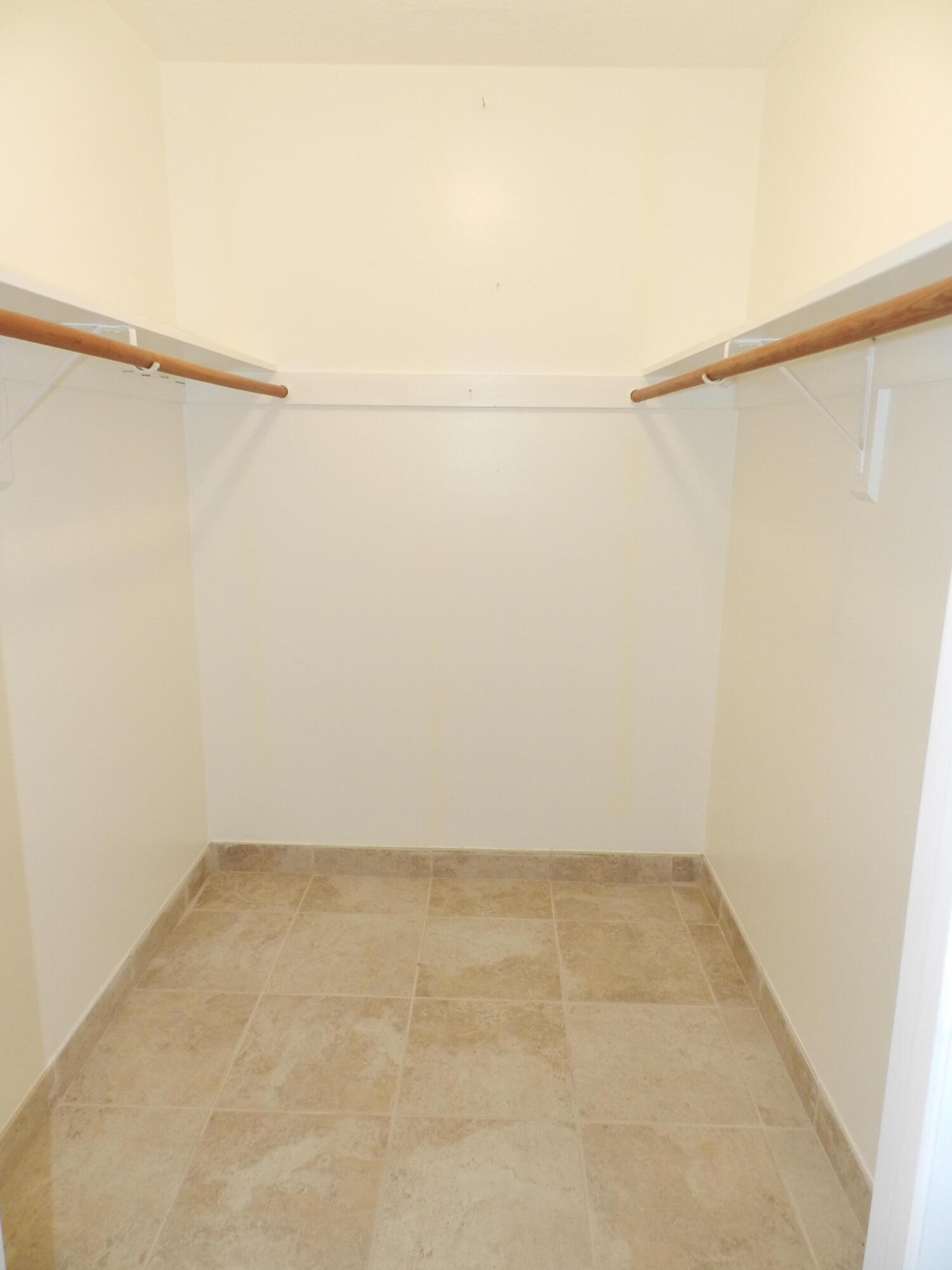 GREENWAY VILLAGE COND NORTH NO 2 DECL
IN - Residential