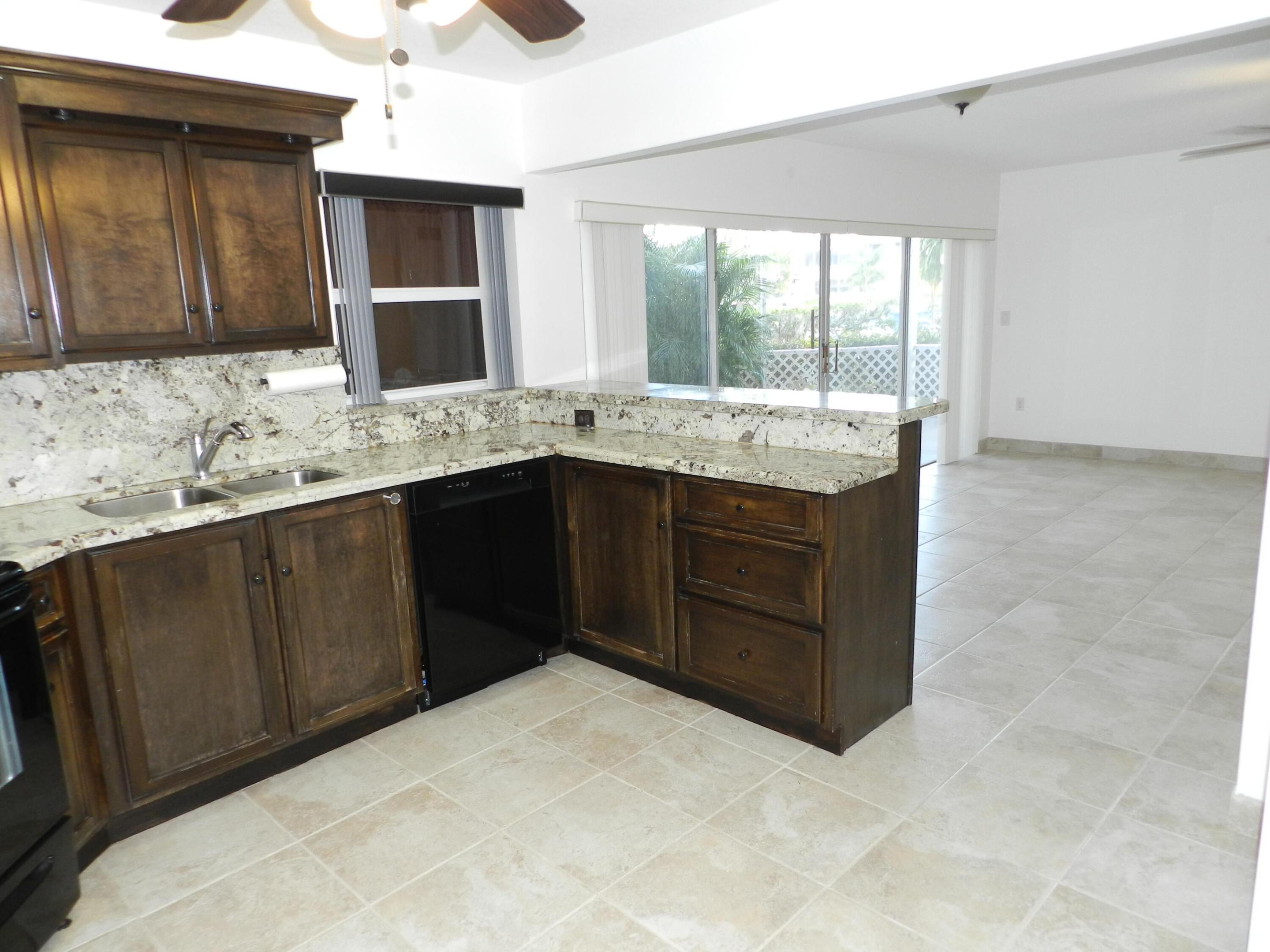 GREENWAY VILLAGE COND NORTH NO 2 DECL
IN - Residential