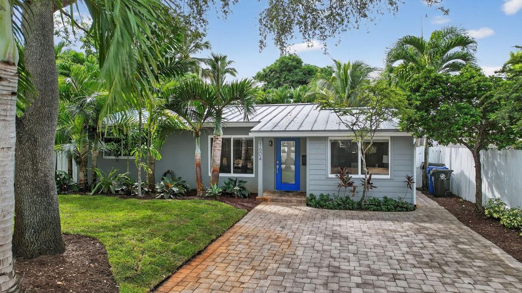 Photo of 1604 NE 17th Street, Fort Lauderdale, FL 33305 (MLS # F10529267)