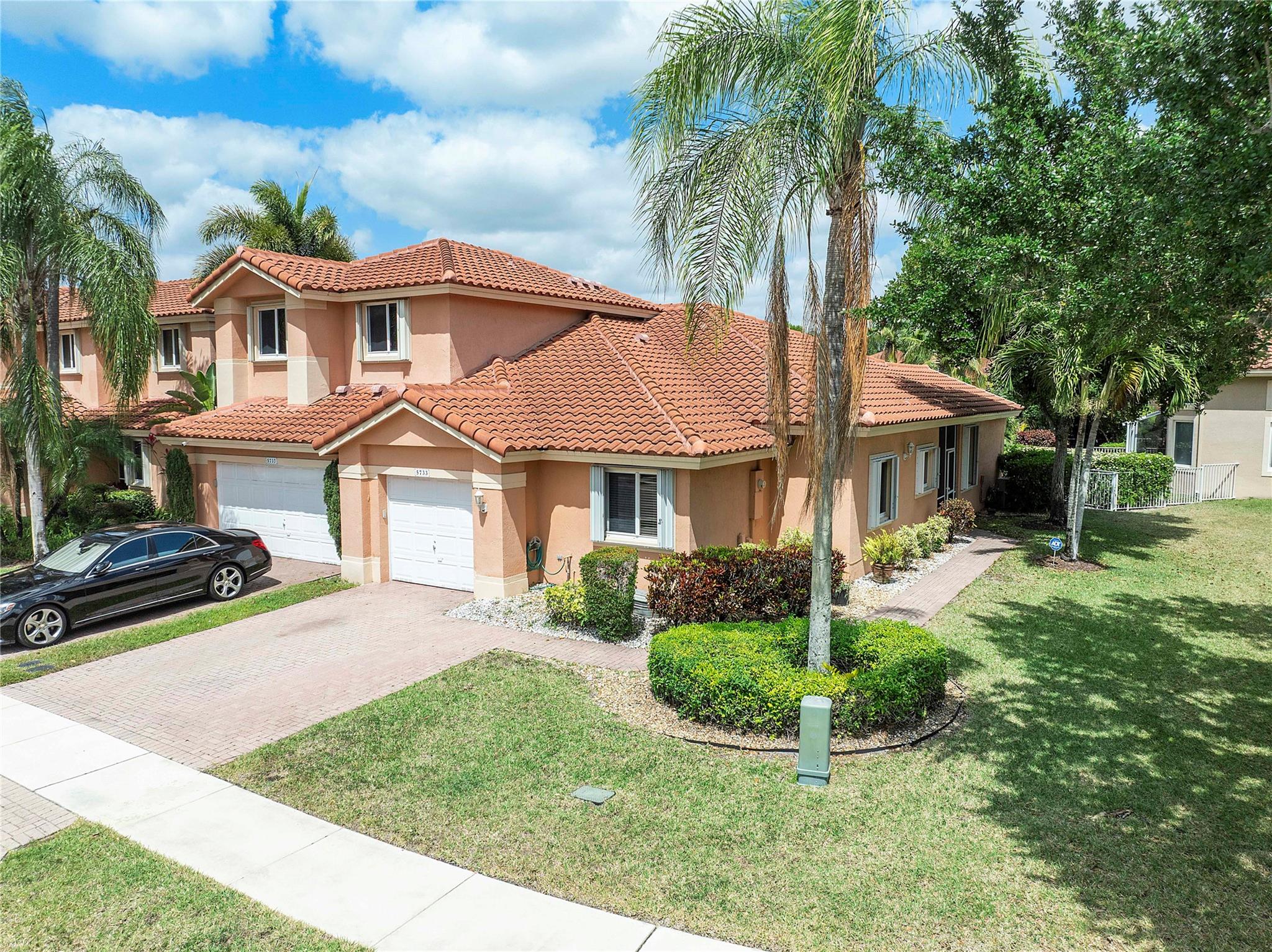 Come see this great 3 bedroom, 2 bathroom Heron Bay villa on an oversized corner lot. This home comes with access to all the amazing amenities that Heron Bay offers with 2 clubhouses, multiple resort style pools, tennis courts, basketball courts and a large gym. The roof was recently replaced and the exterior is covered by the association. Great location close to the Sawgrass, shopping and zoned for all of Parkland’s schools. Don’t miss out on this one. It won’t last long.