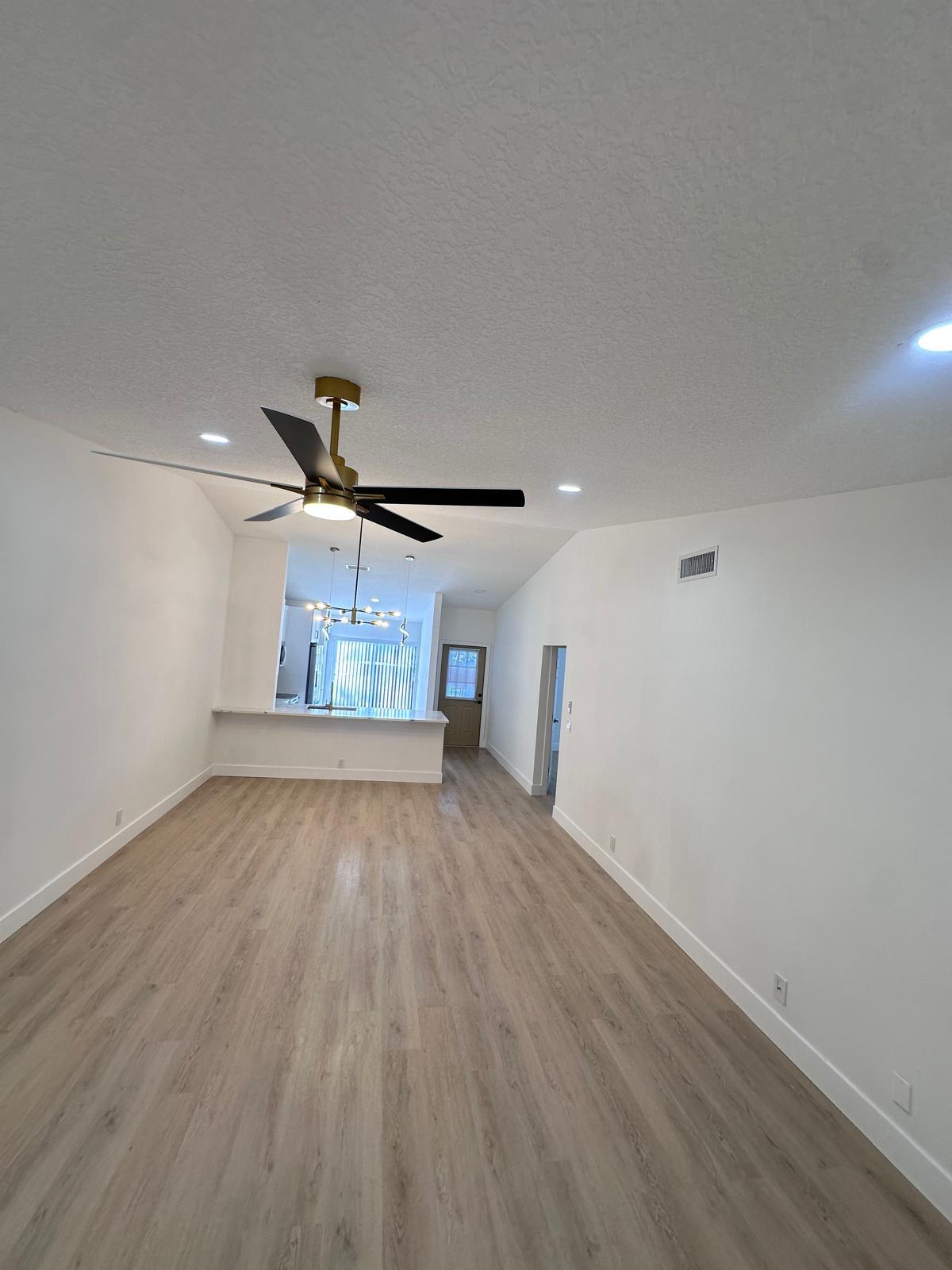 PINE RIDGE NORTH I COND DECL FILED 1-5-82 - Residential