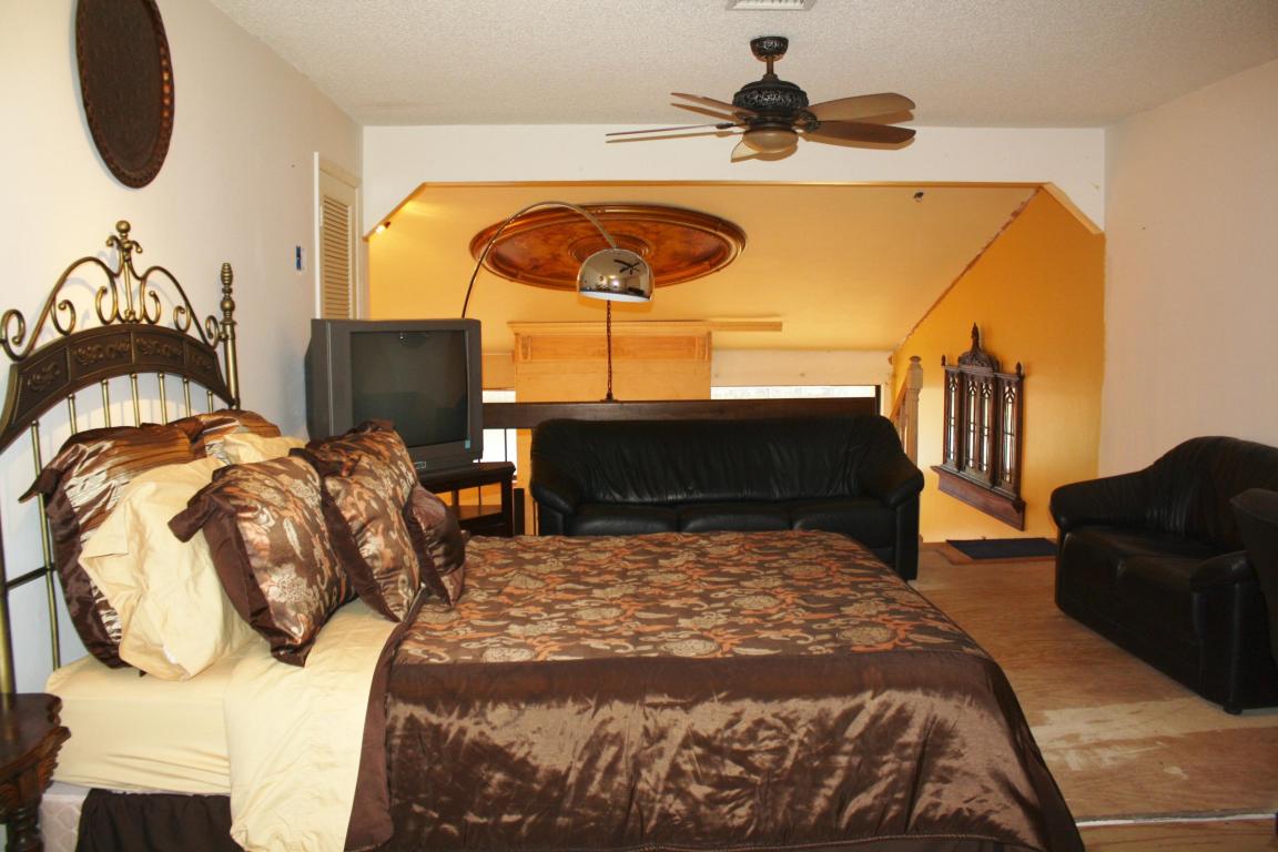 PELICAN HARBOR - Residential