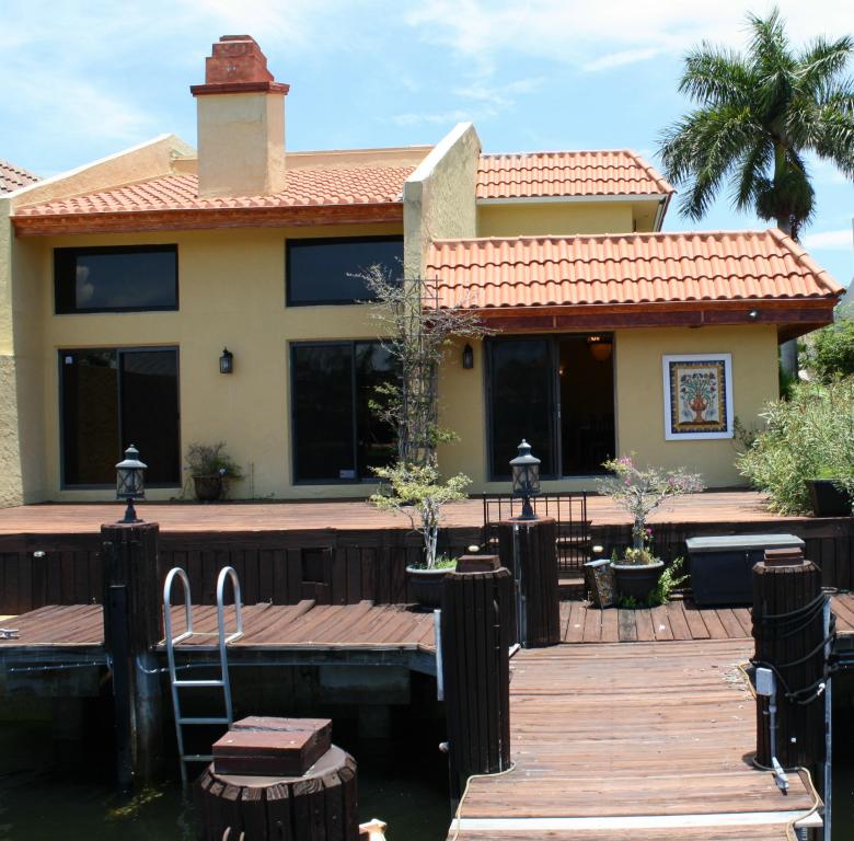 PELICAN HARBOR - Residential