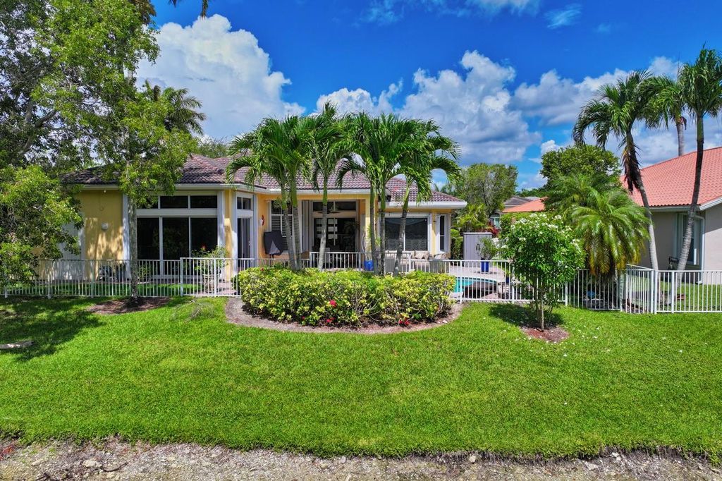 Photo of 405 NW 118th Avenue, Coral Springs, FL 33071 (MLS # F10515915)