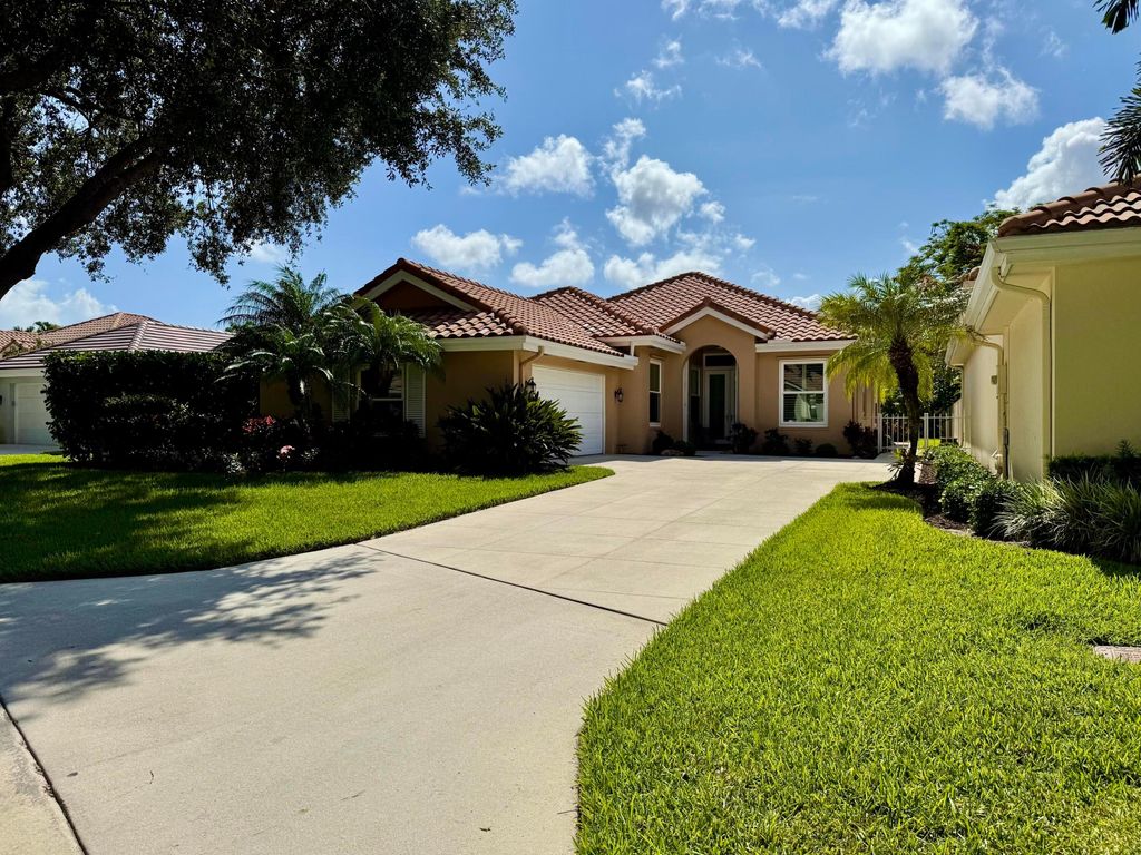 Photo of 187 Hampton Circle, Jupiter, FL 33458 (MLS # R11099760)