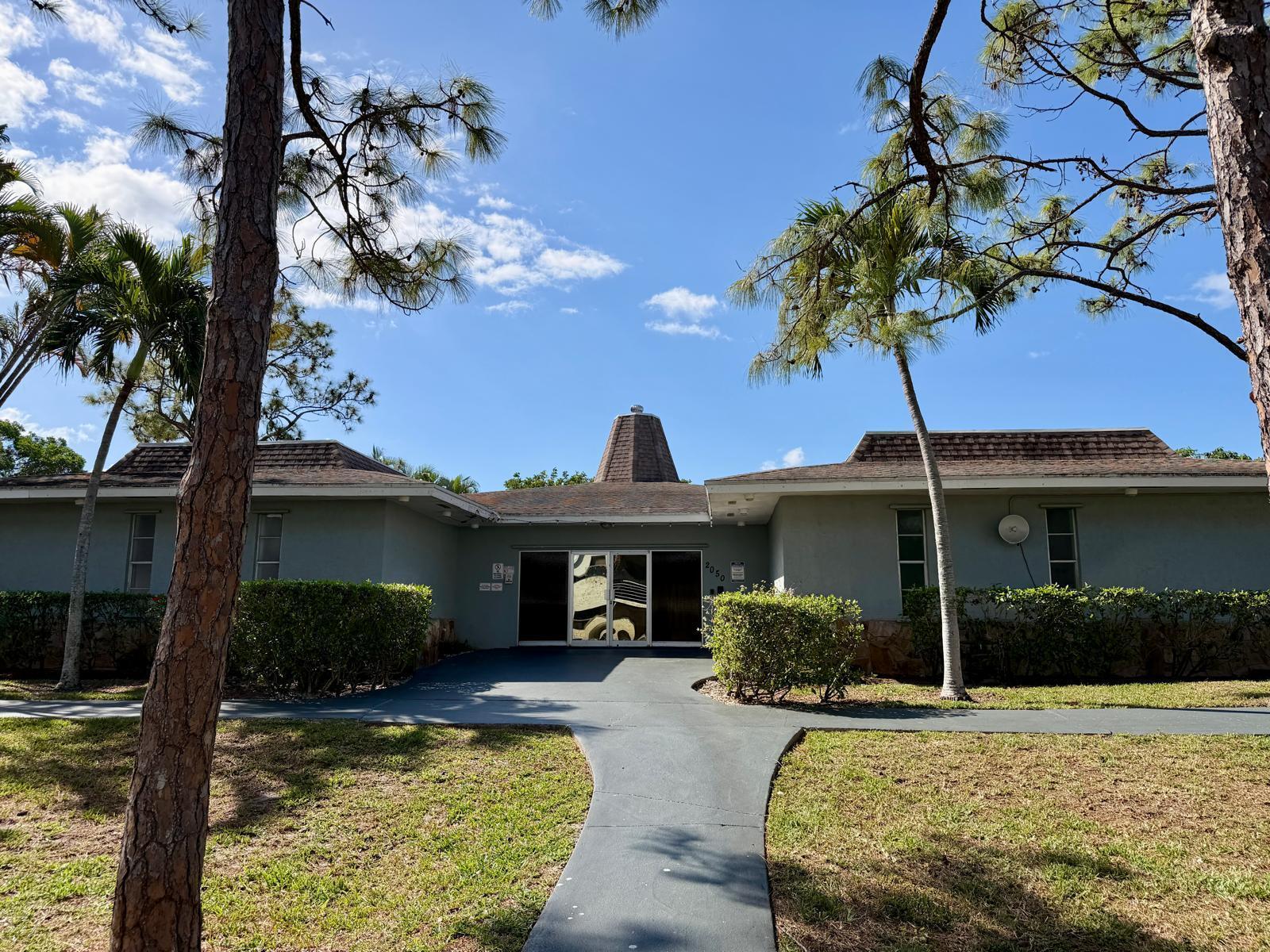 VILLAGE GREEN 4 CONDO - Residential