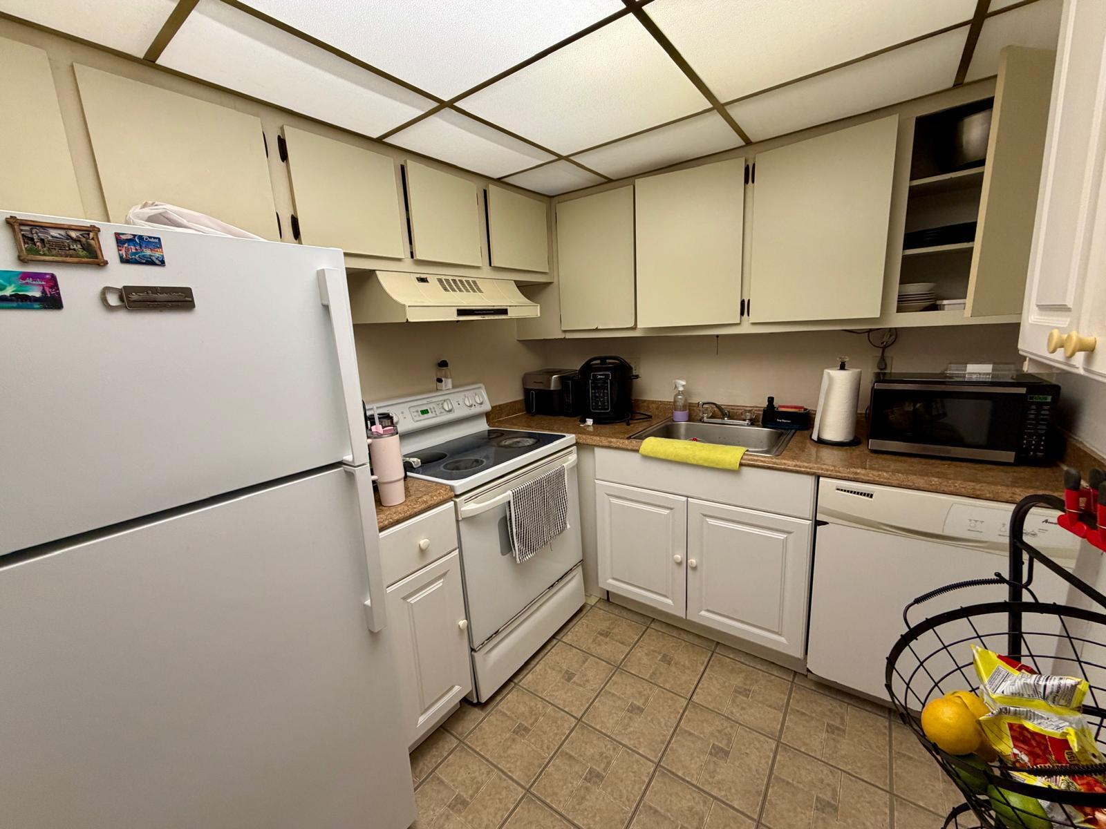 2000 Springdale Boulevard 102