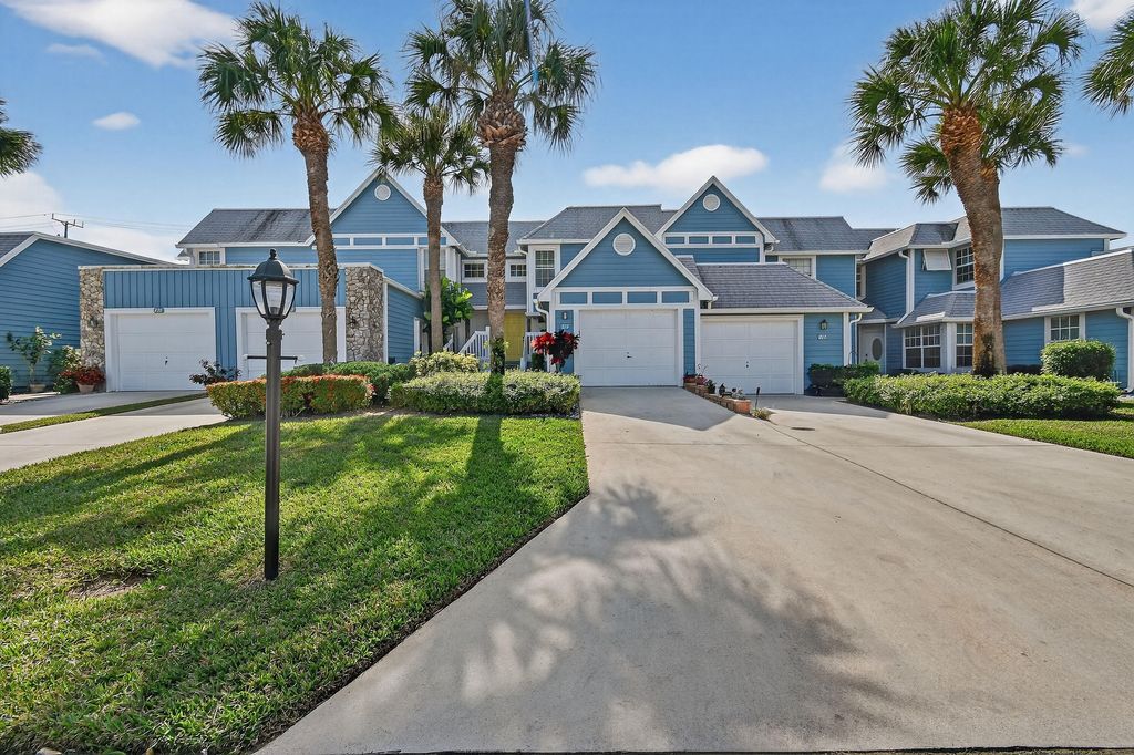Photo of 818 Ocean Dunes Circle, Jupiter, FL 33477 (MLS # R11156136)