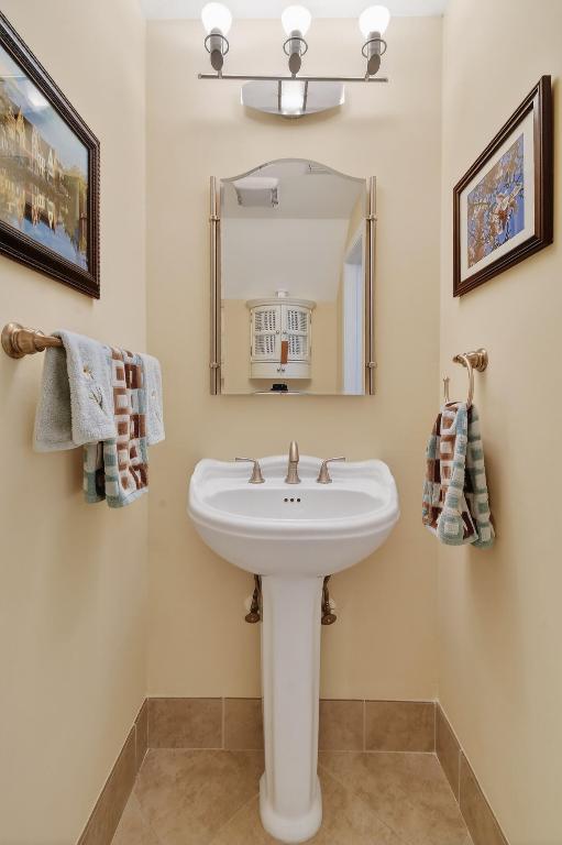 VILLAS OF OCEAN DUNES 4 - Residential