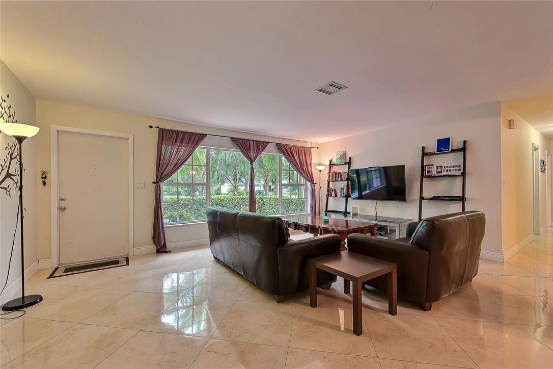 Plantation Park 43-18 B - Residential