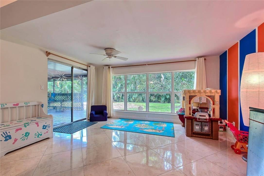 Plantation Park 43-18 B - Residential