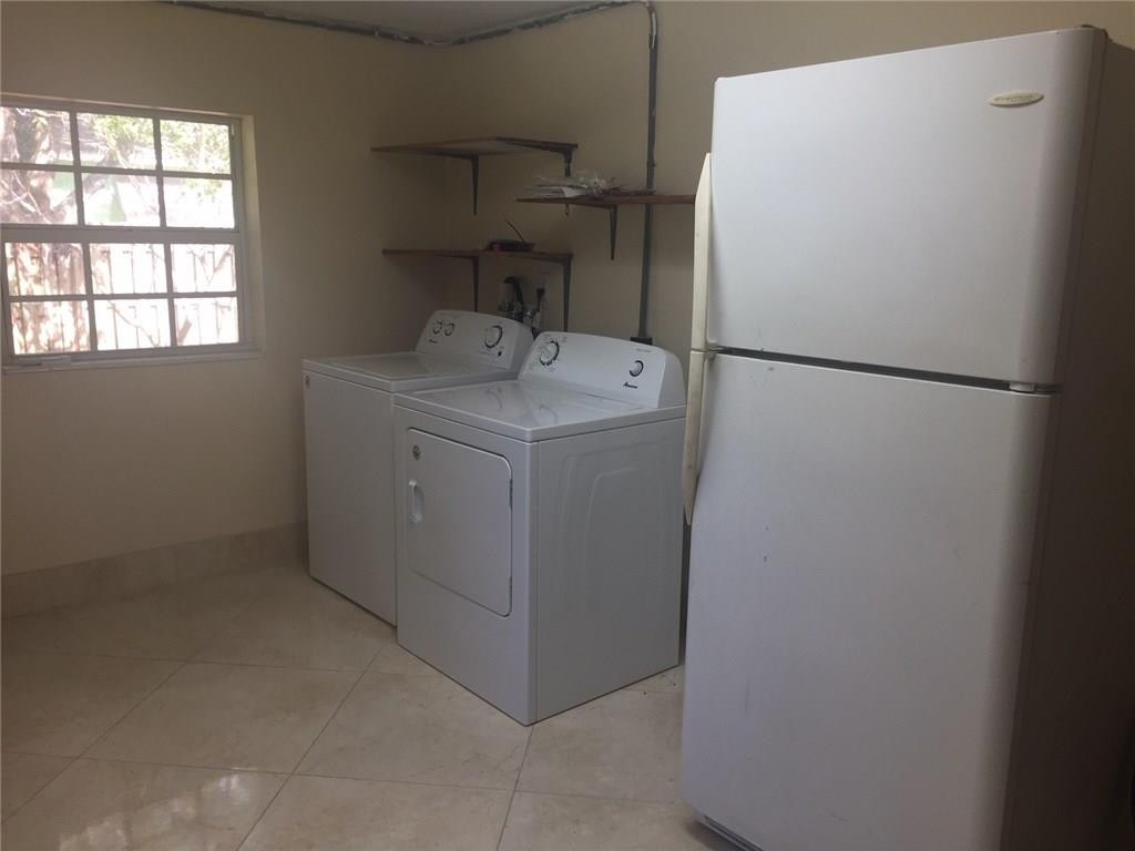 Plantation Park 43-18 B - Residential