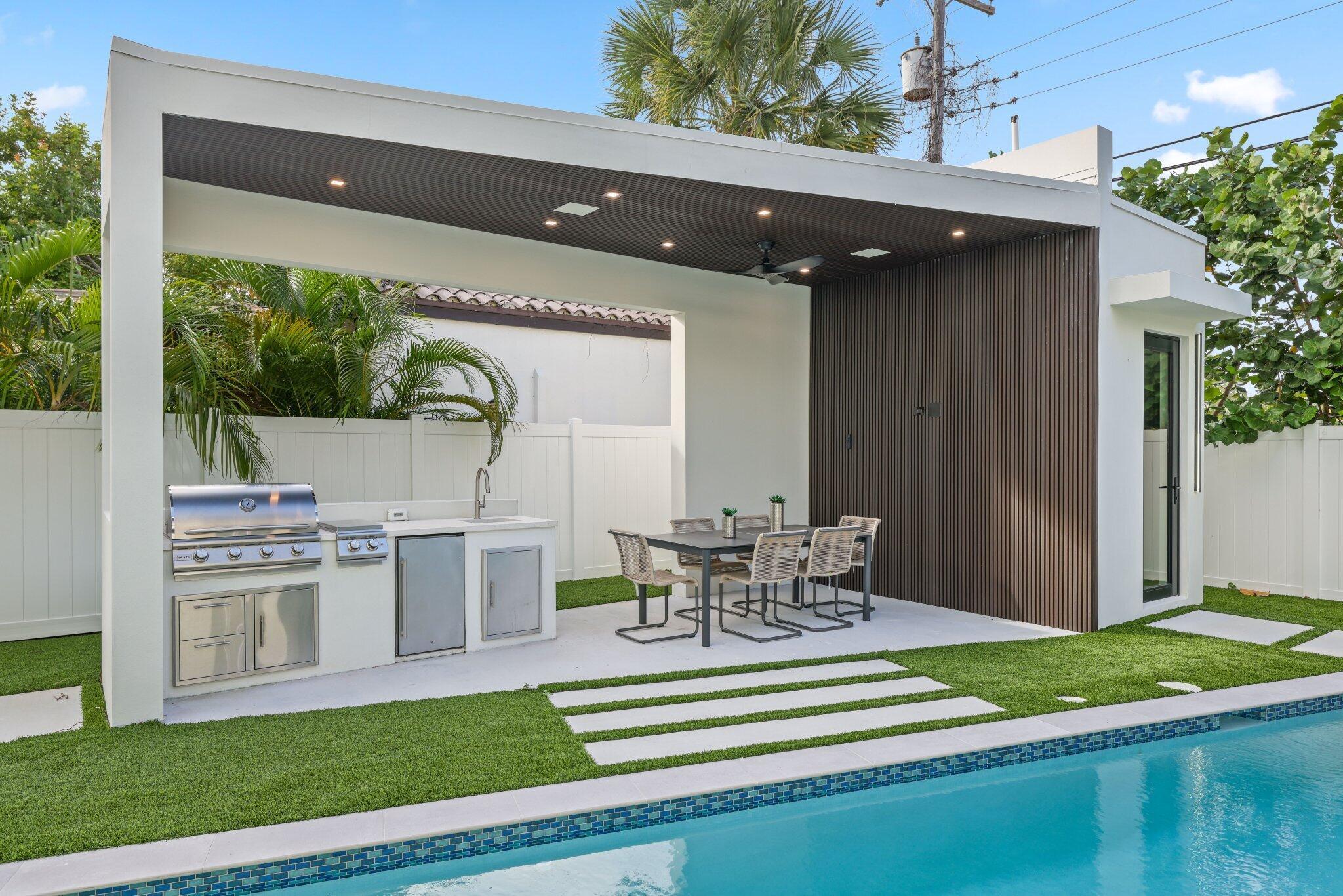 KINGS COURT - Residential