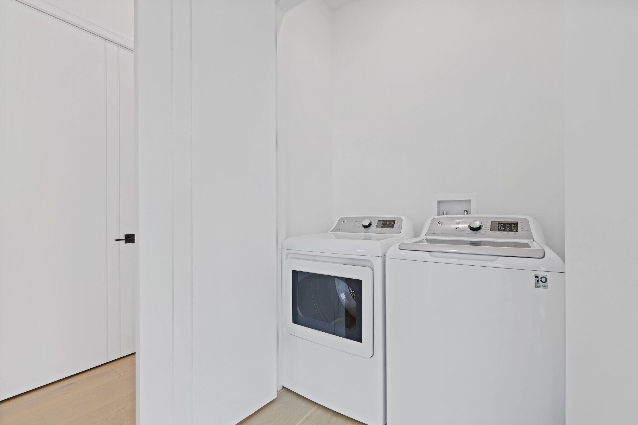 KINGS COURT - Residential