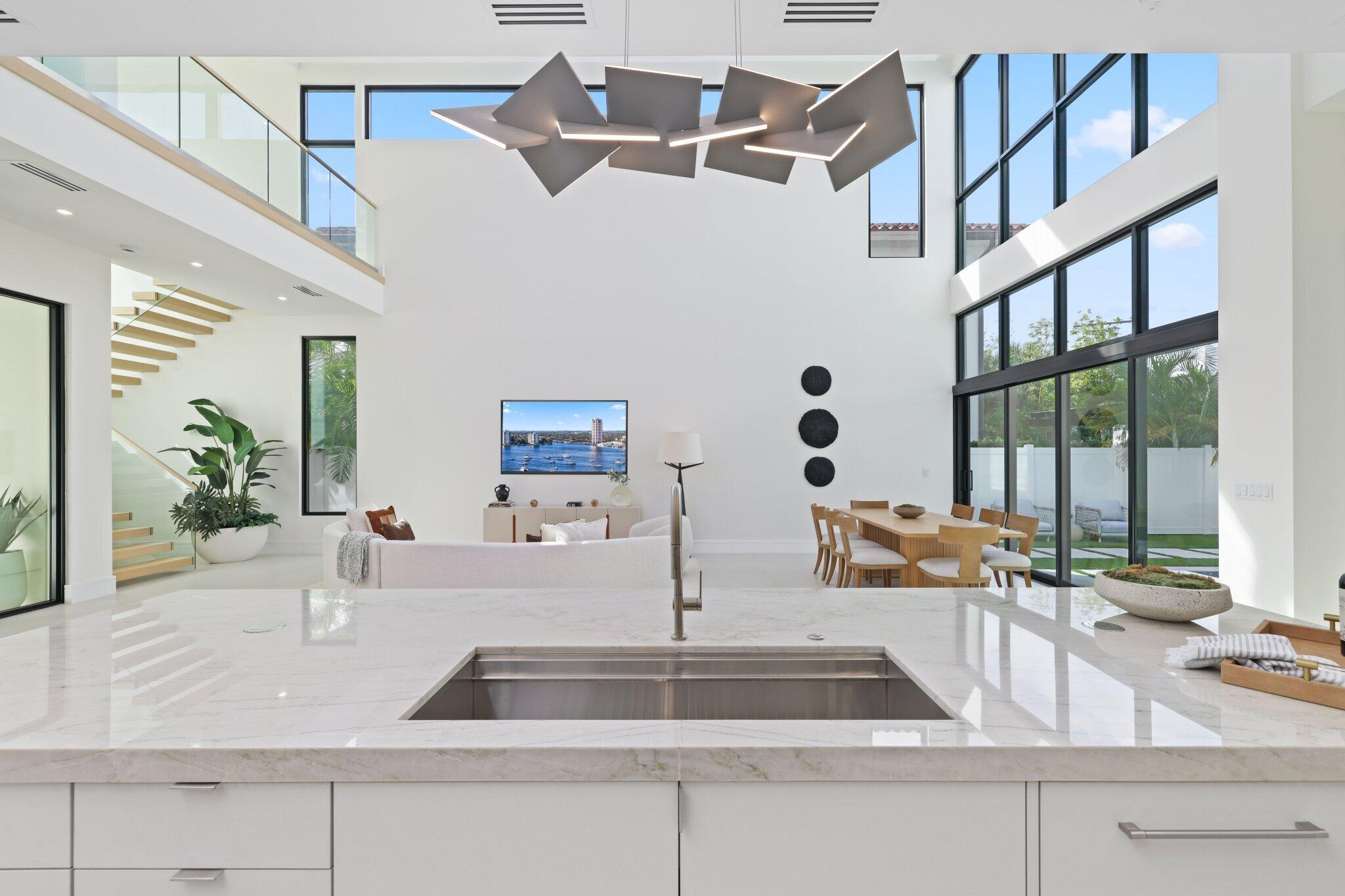 KINGS COURT - Residential