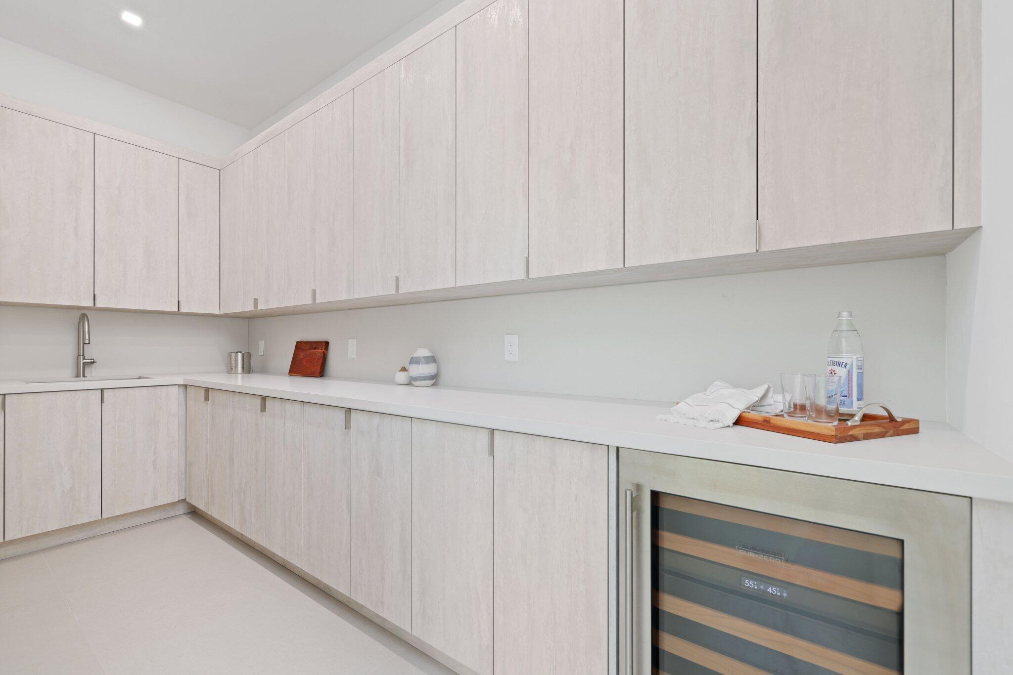 KINGS COURT - Residential