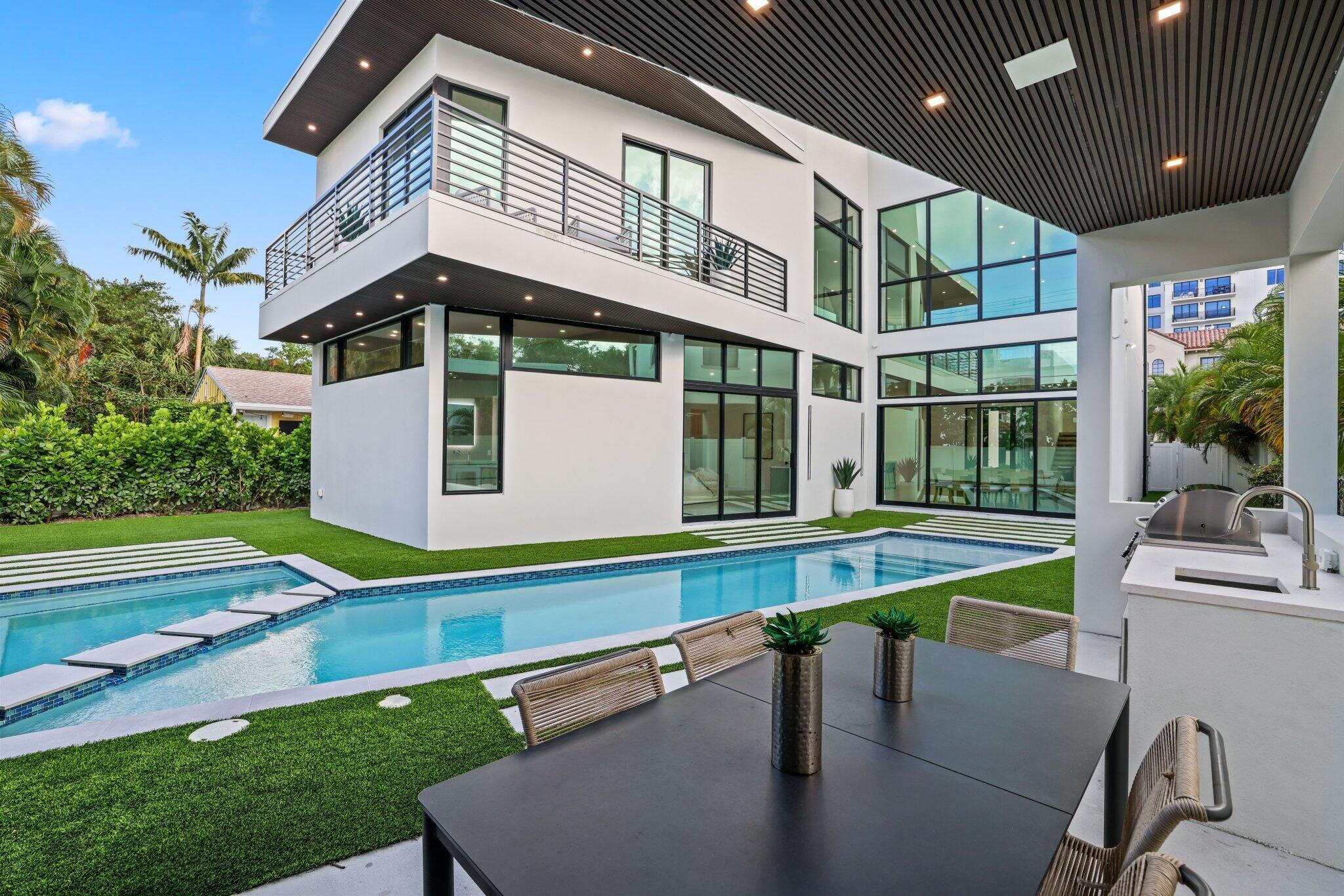 KINGS COURT - Residential