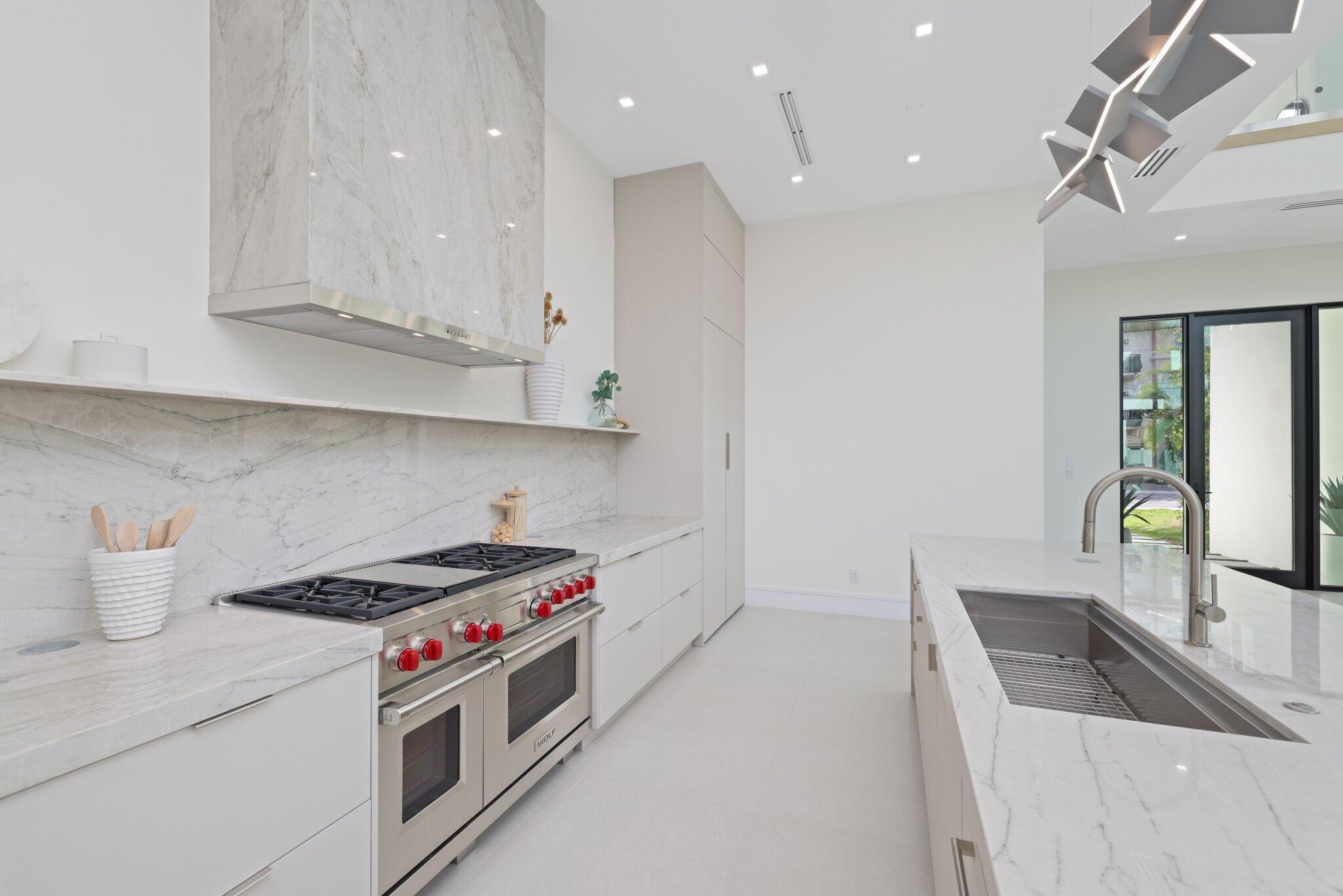 KINGS COURT - Residential