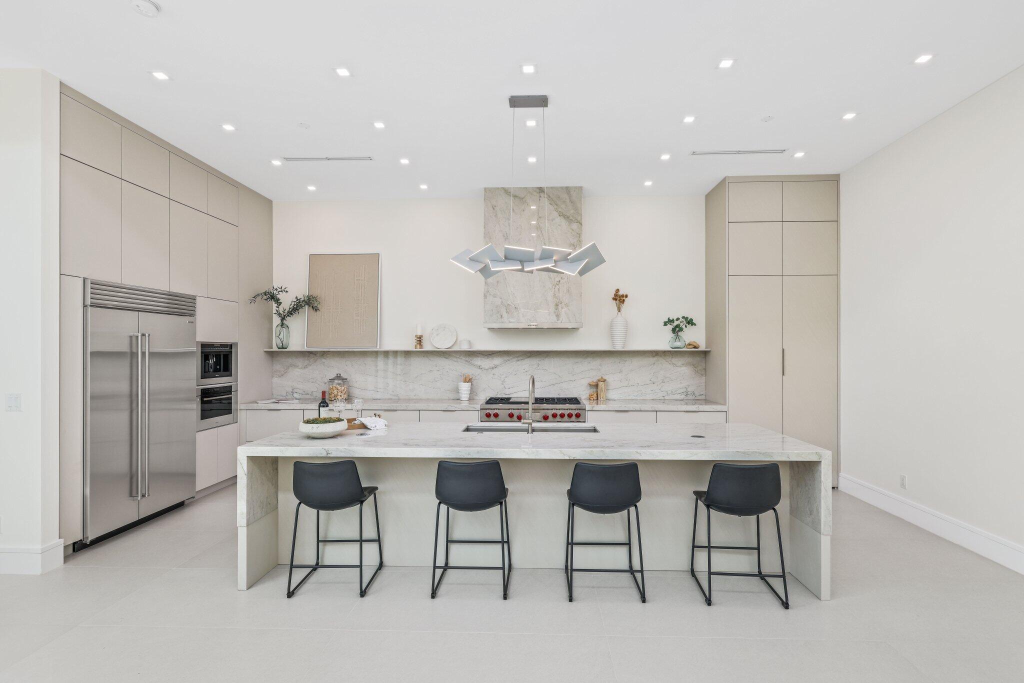 KINGS COURT - Residential