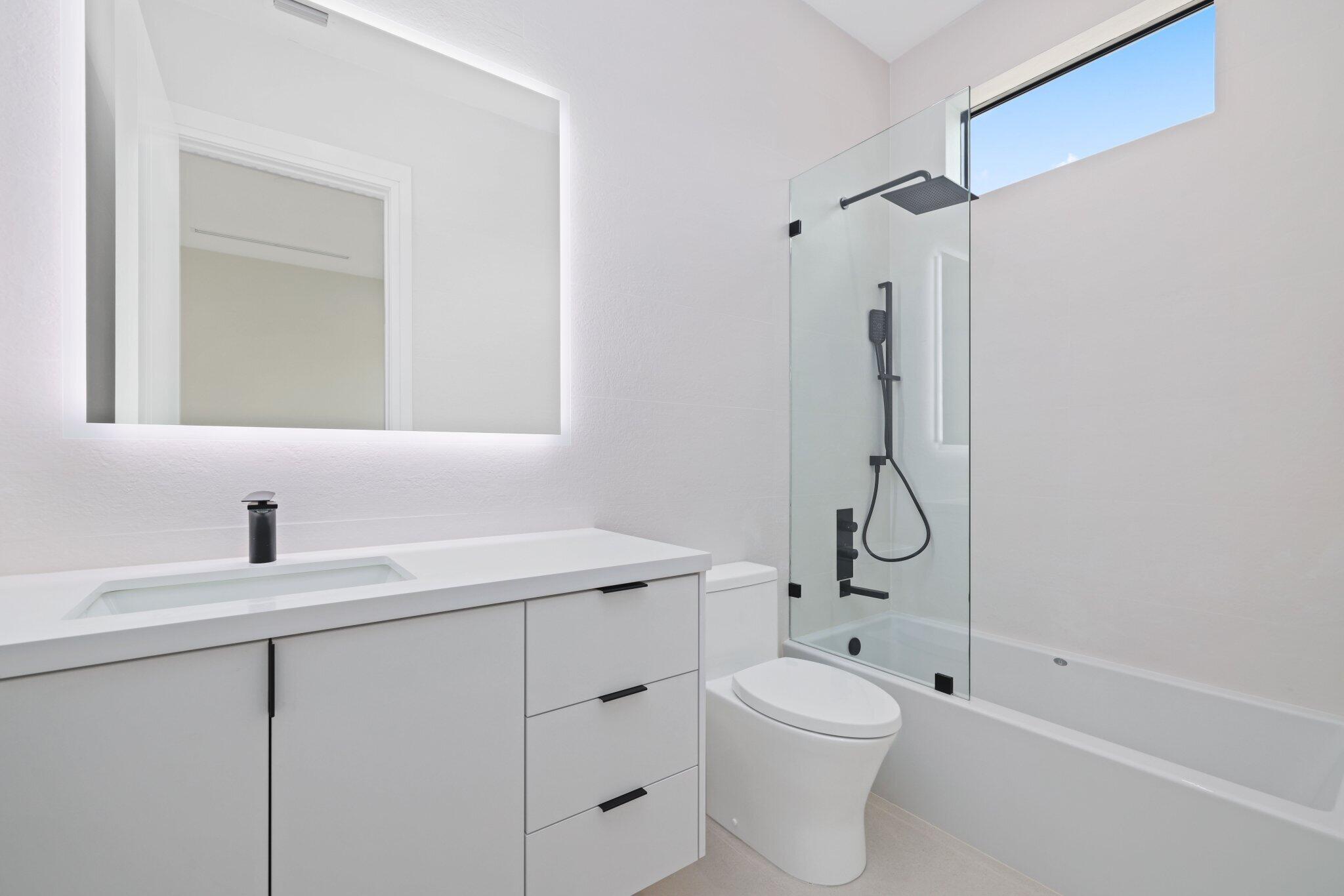 KINGS COURT - Residential