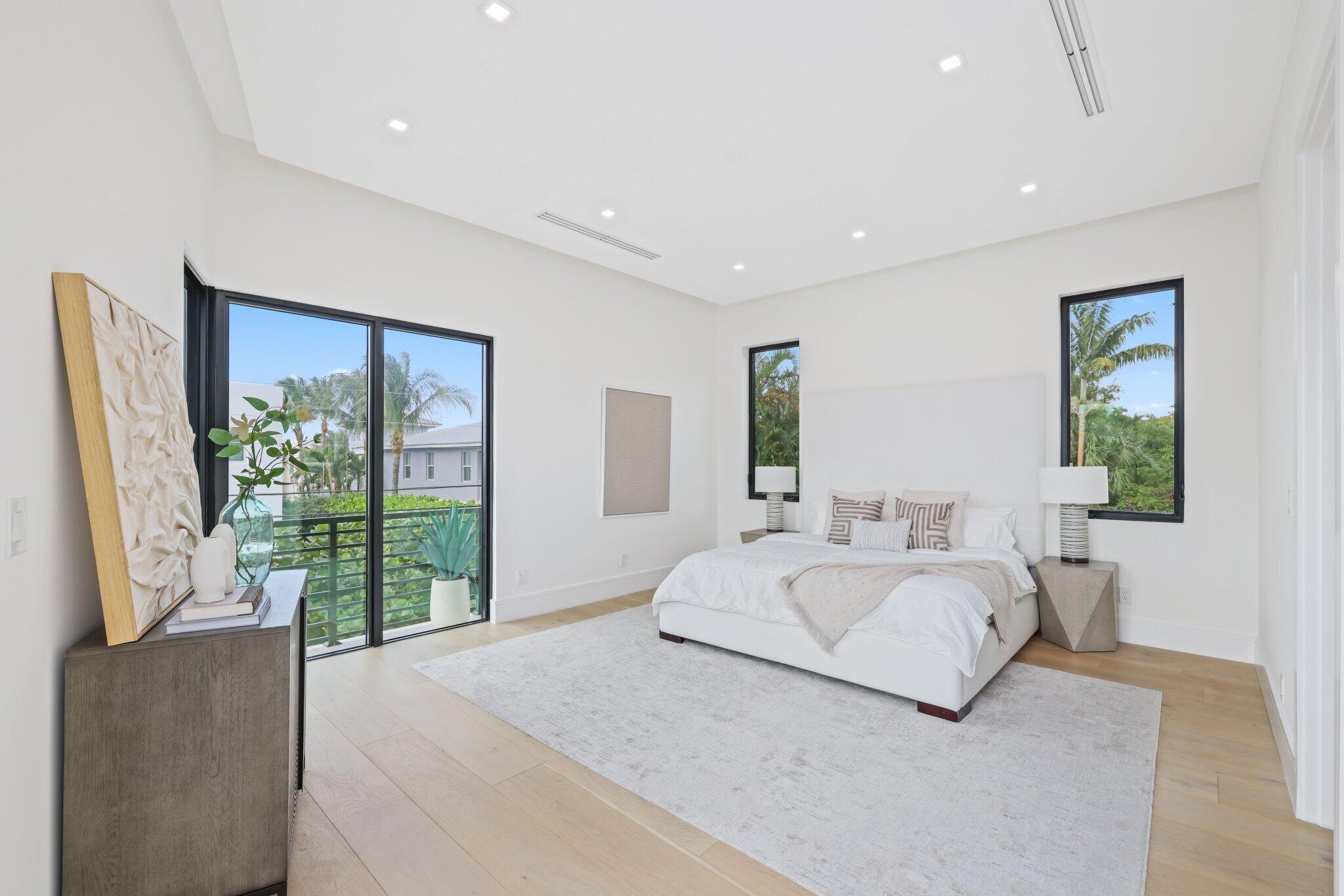 KINGS COURT - Residential